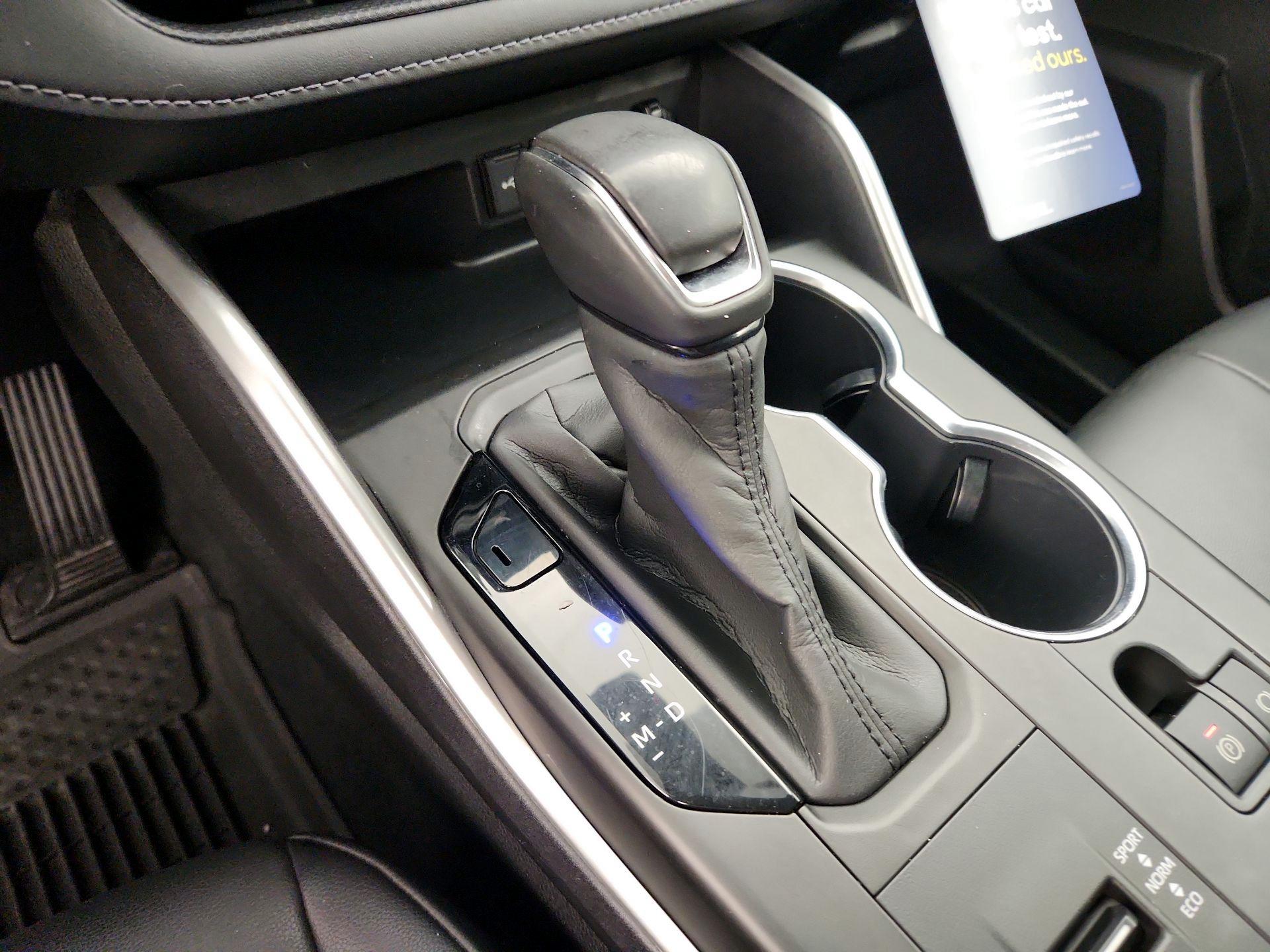 Thumbnail: 2020 Toyota Highlander - 17