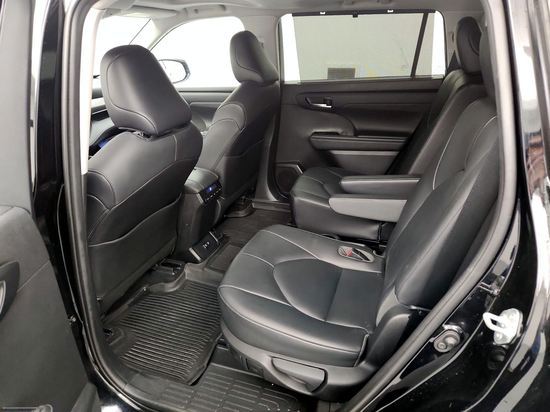 Thumbnail: 2020 Toyota Highlander - 20