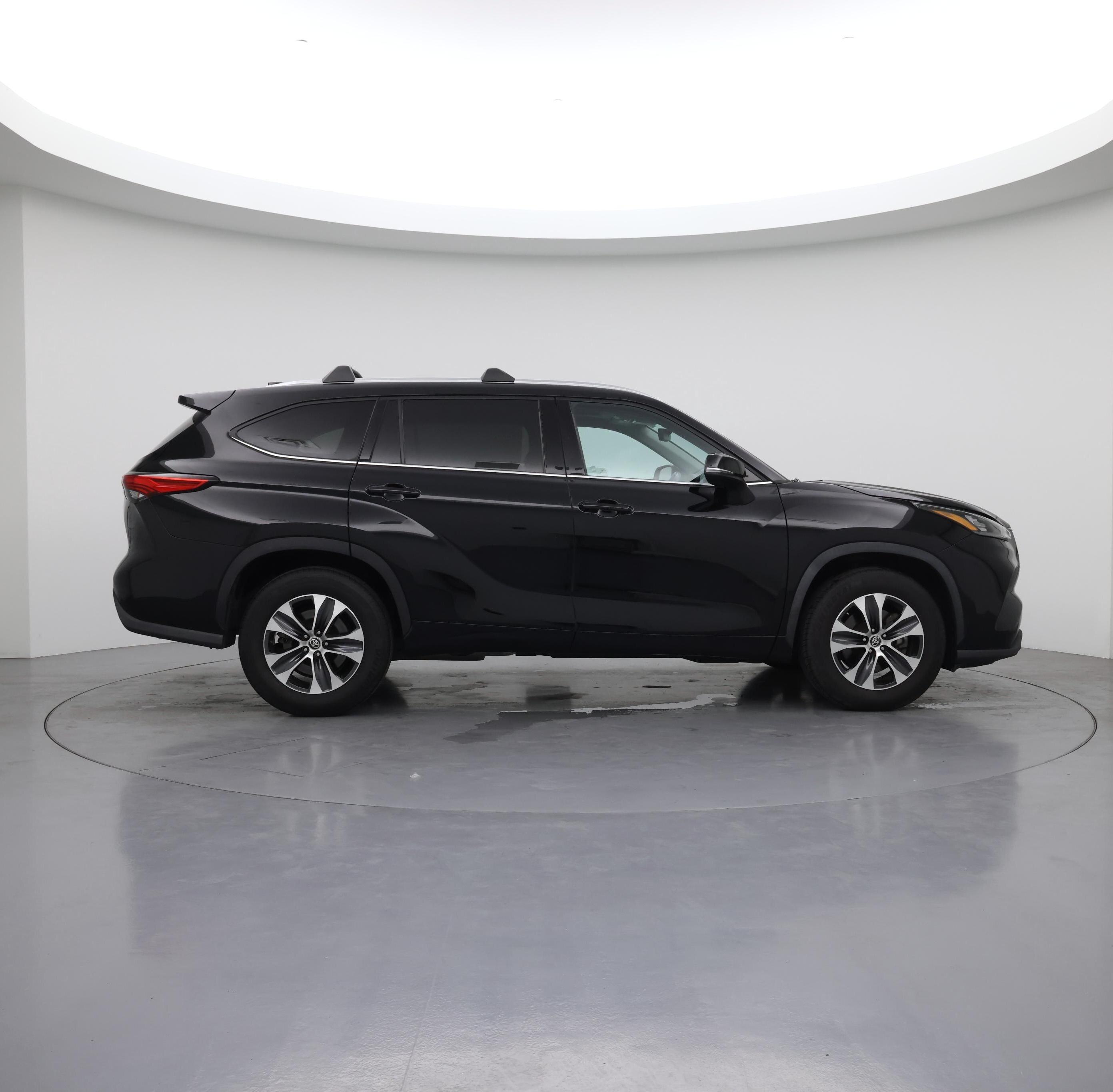 Thumbnail: 2020 Toyota Highlander - 7