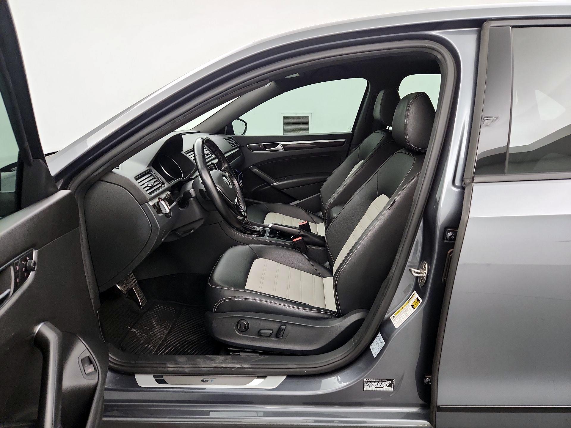 Thumbnail: 2018 Volkswagen Passat - 11