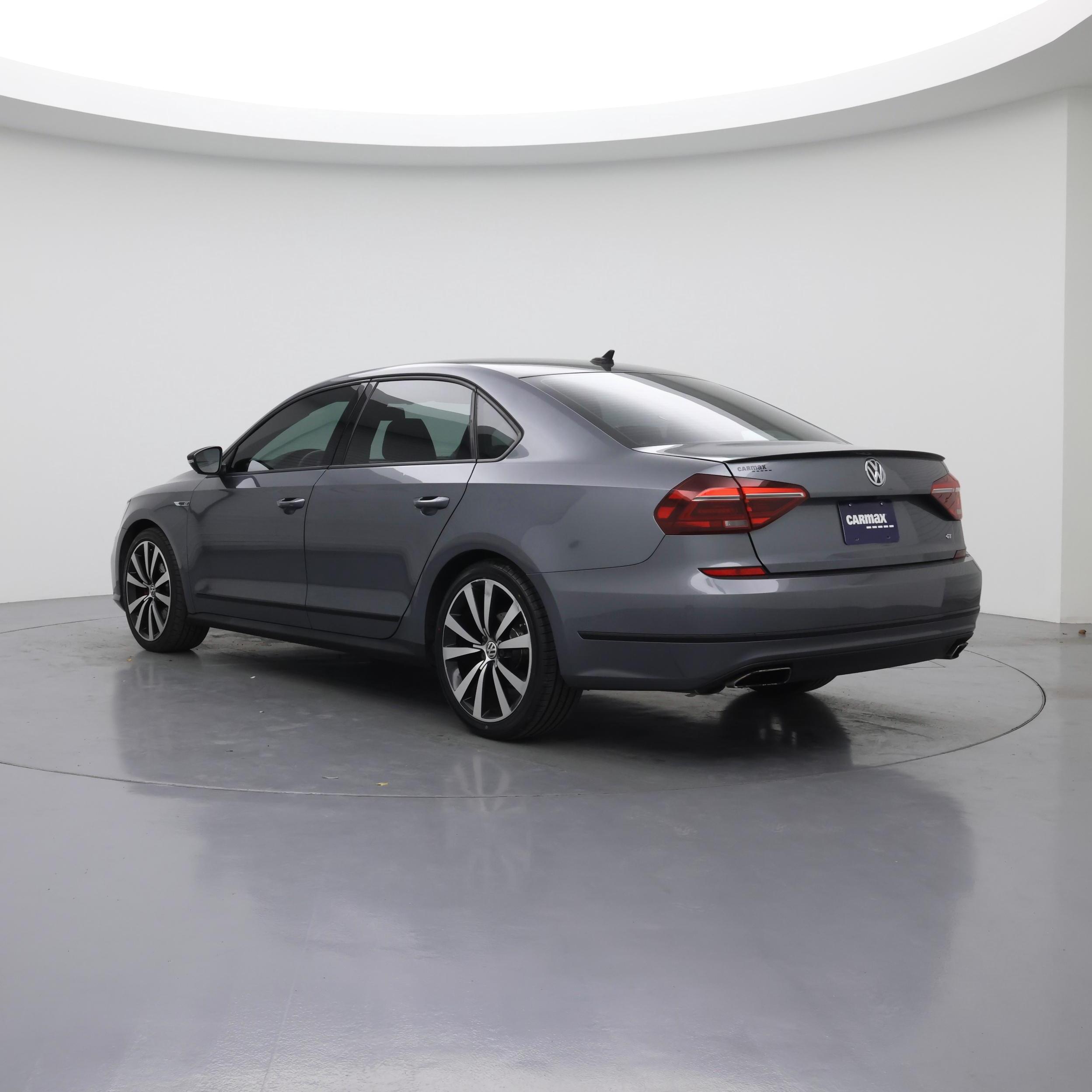 Thumbnail: 2018 Volkswagen Passat - 2