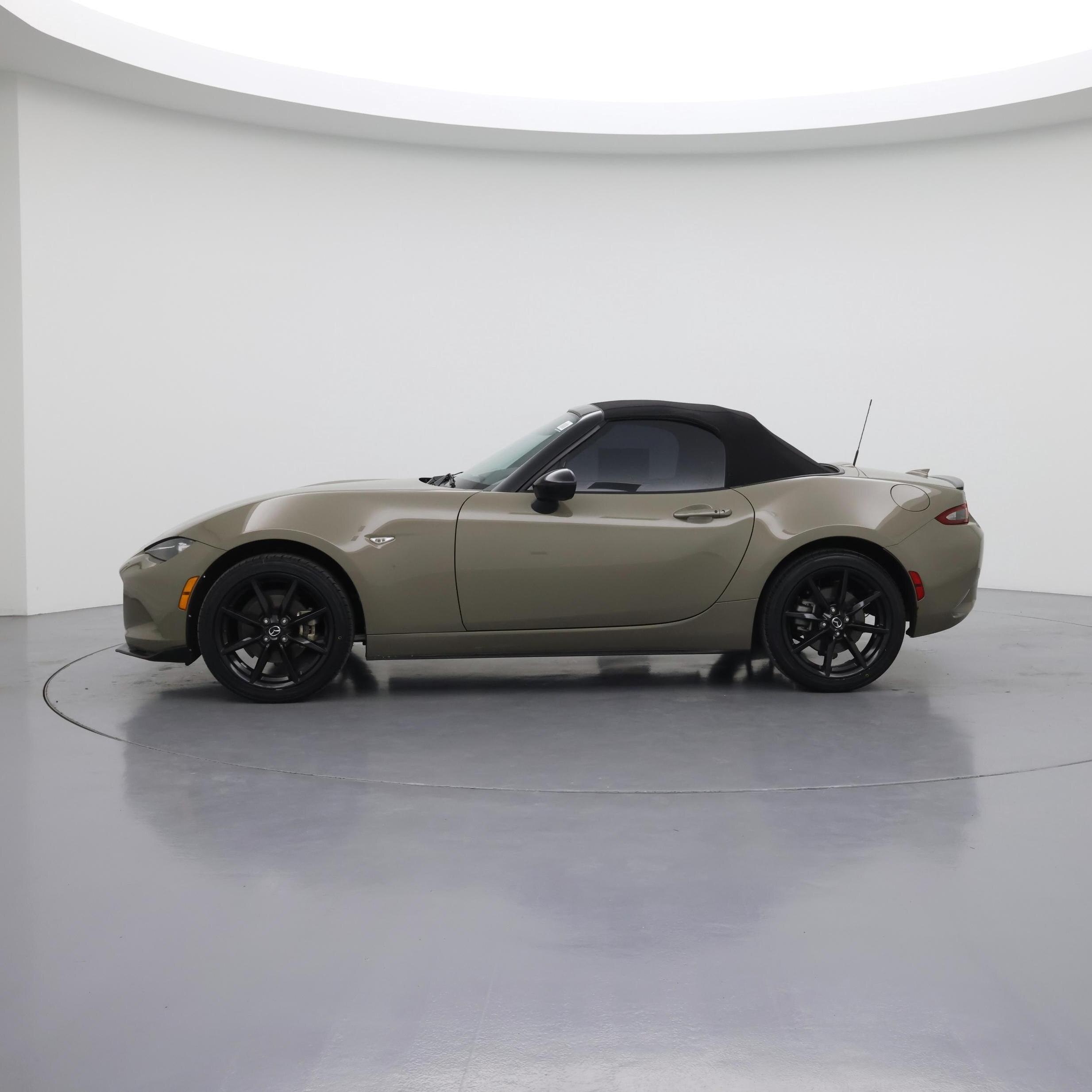 Thumbnail: 2023 Mazda MX-5 Miata - 3