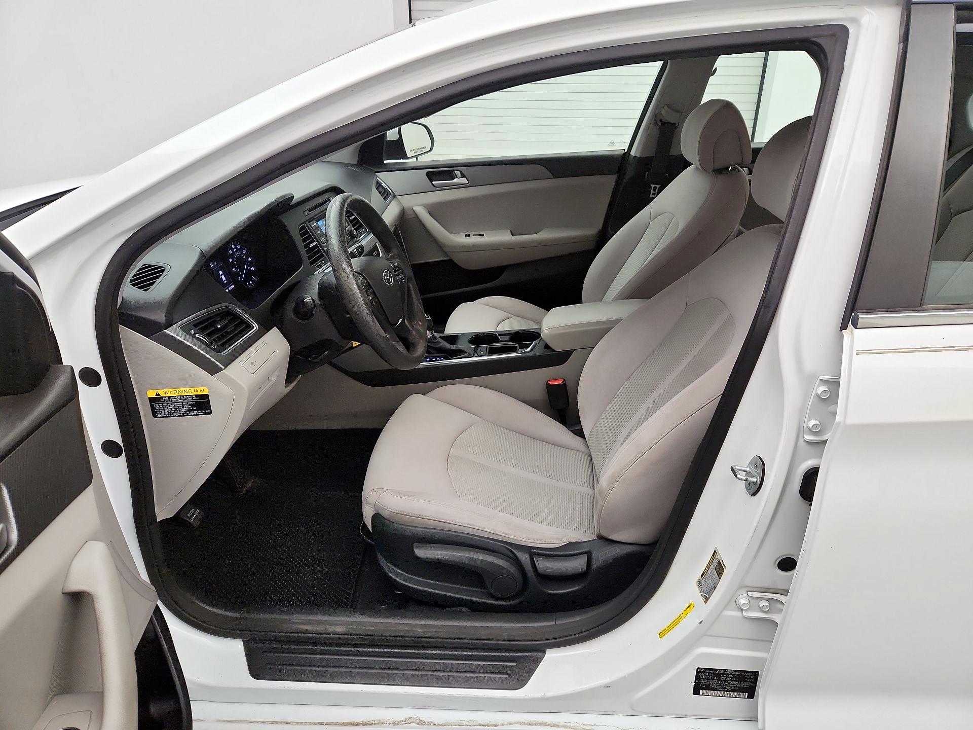 Thumbnail: 2015 Hyundai Sonata - 9