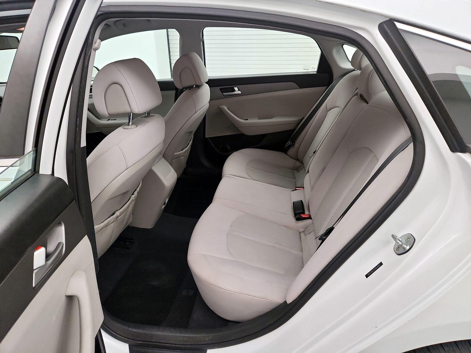 Thumbnail: 2015 Hyundai Sonata - 16