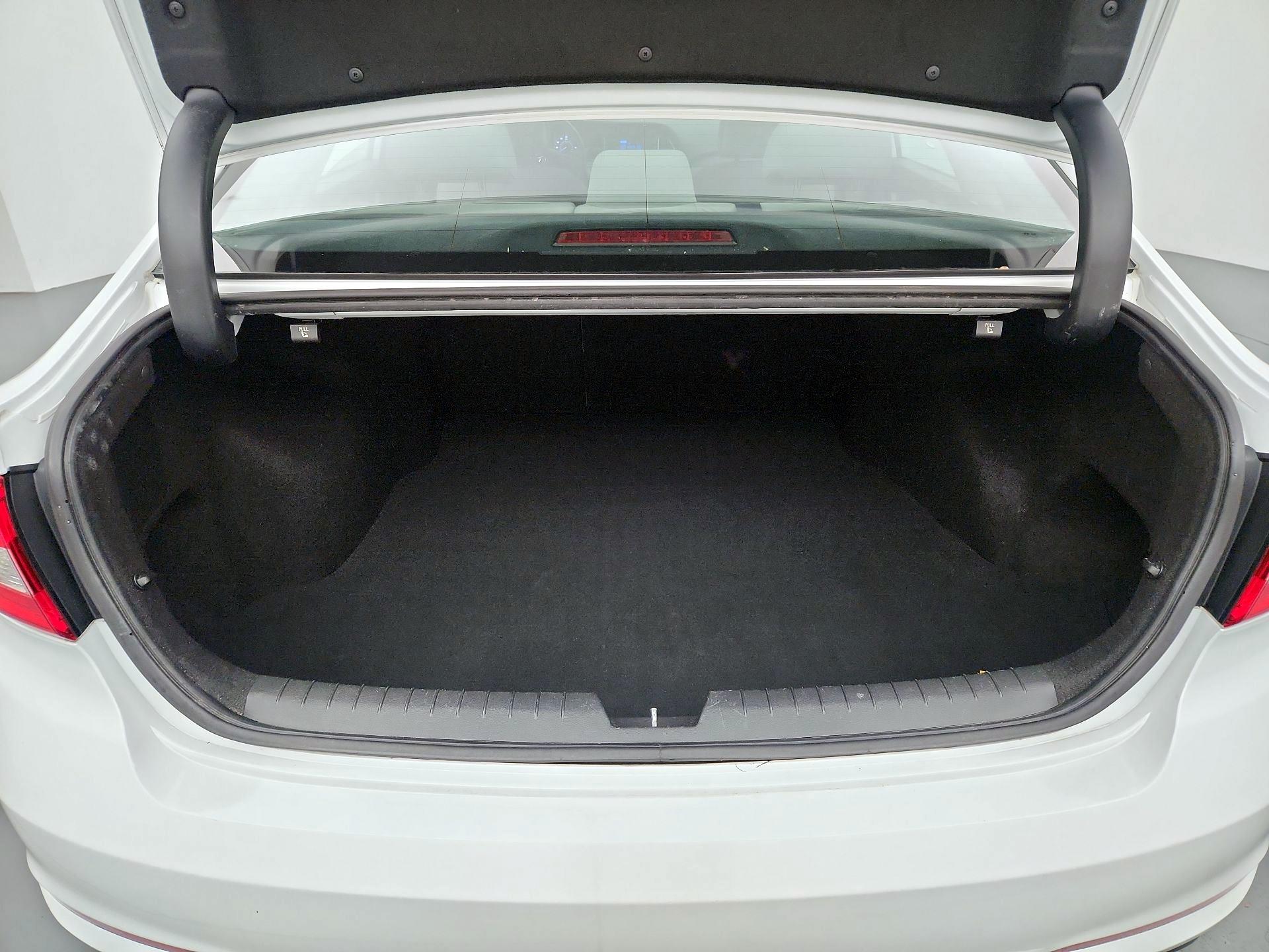 Thumbnail: 2015 Hyundai Sonata - 17