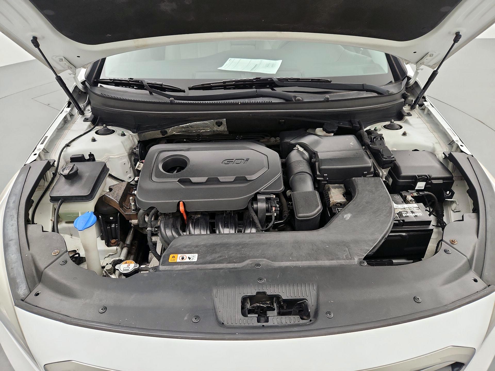 Thumbnail: 2015 Hyundai Sonata - 18