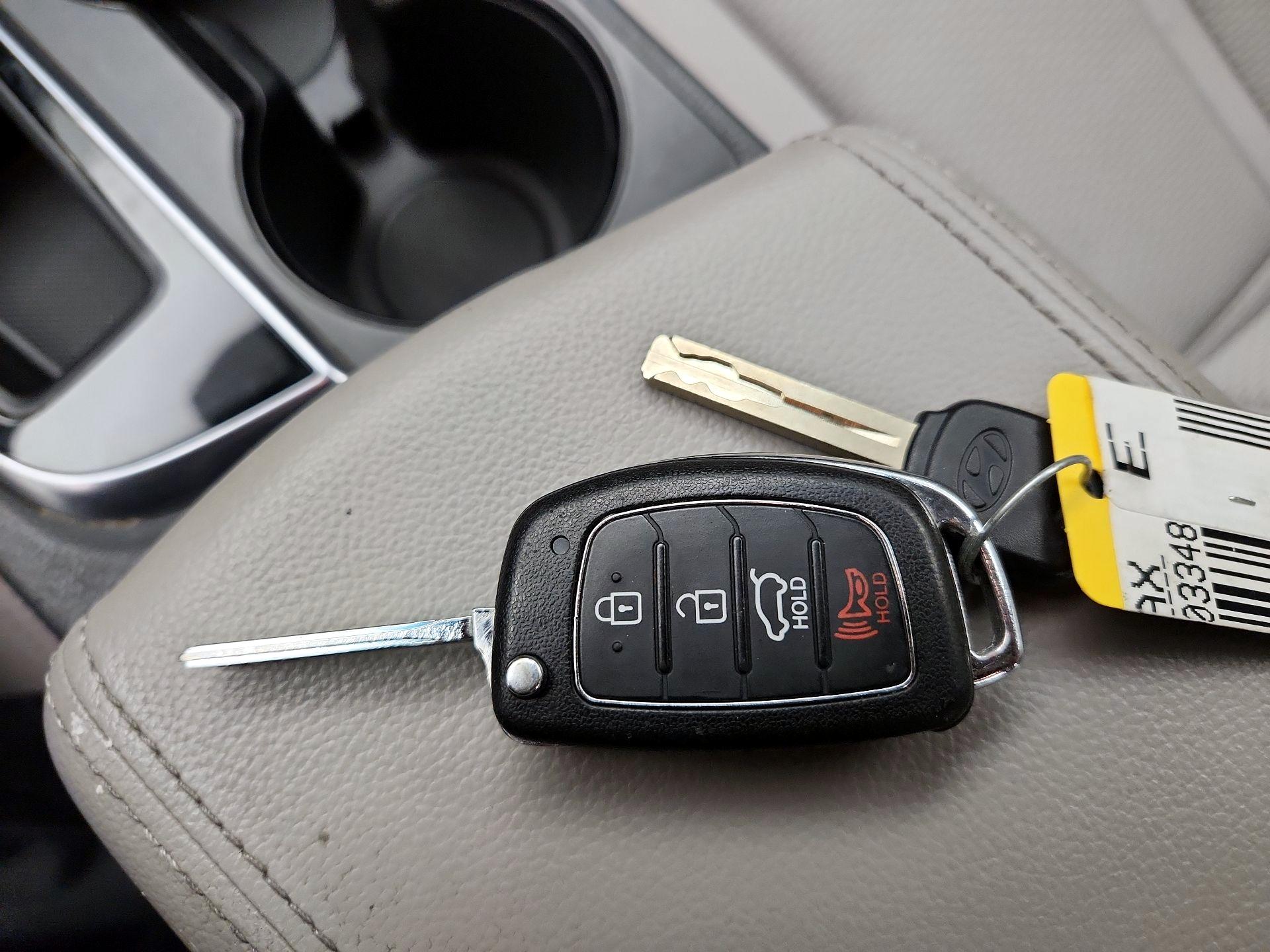 Thumbnail: 2015 Hyundai Sonata - 19