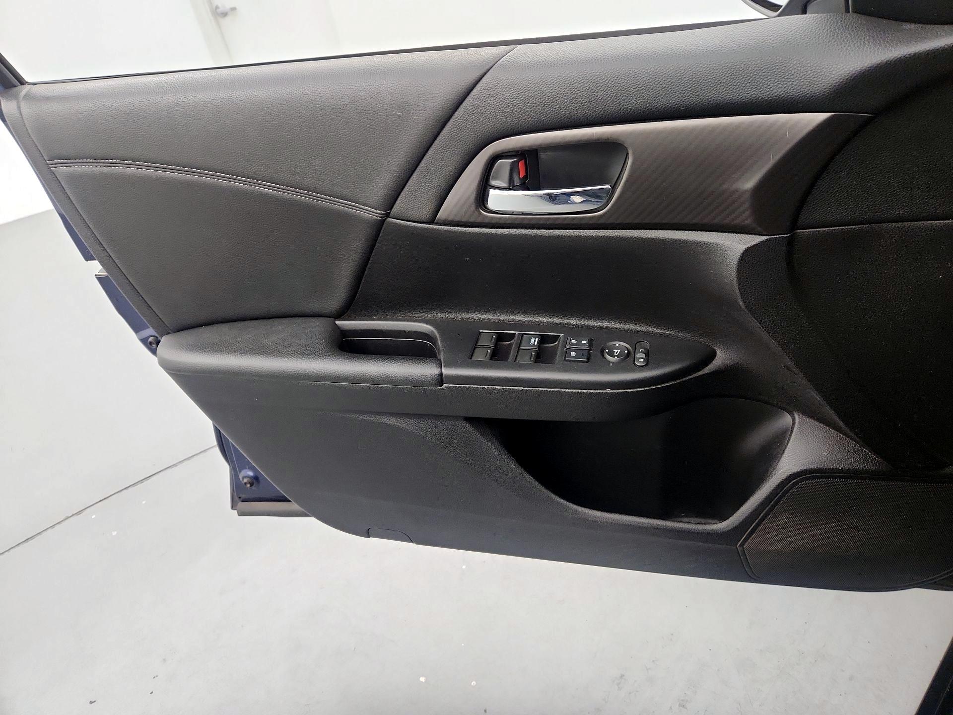 Thumbnail: 2016 Honda Accord - 12