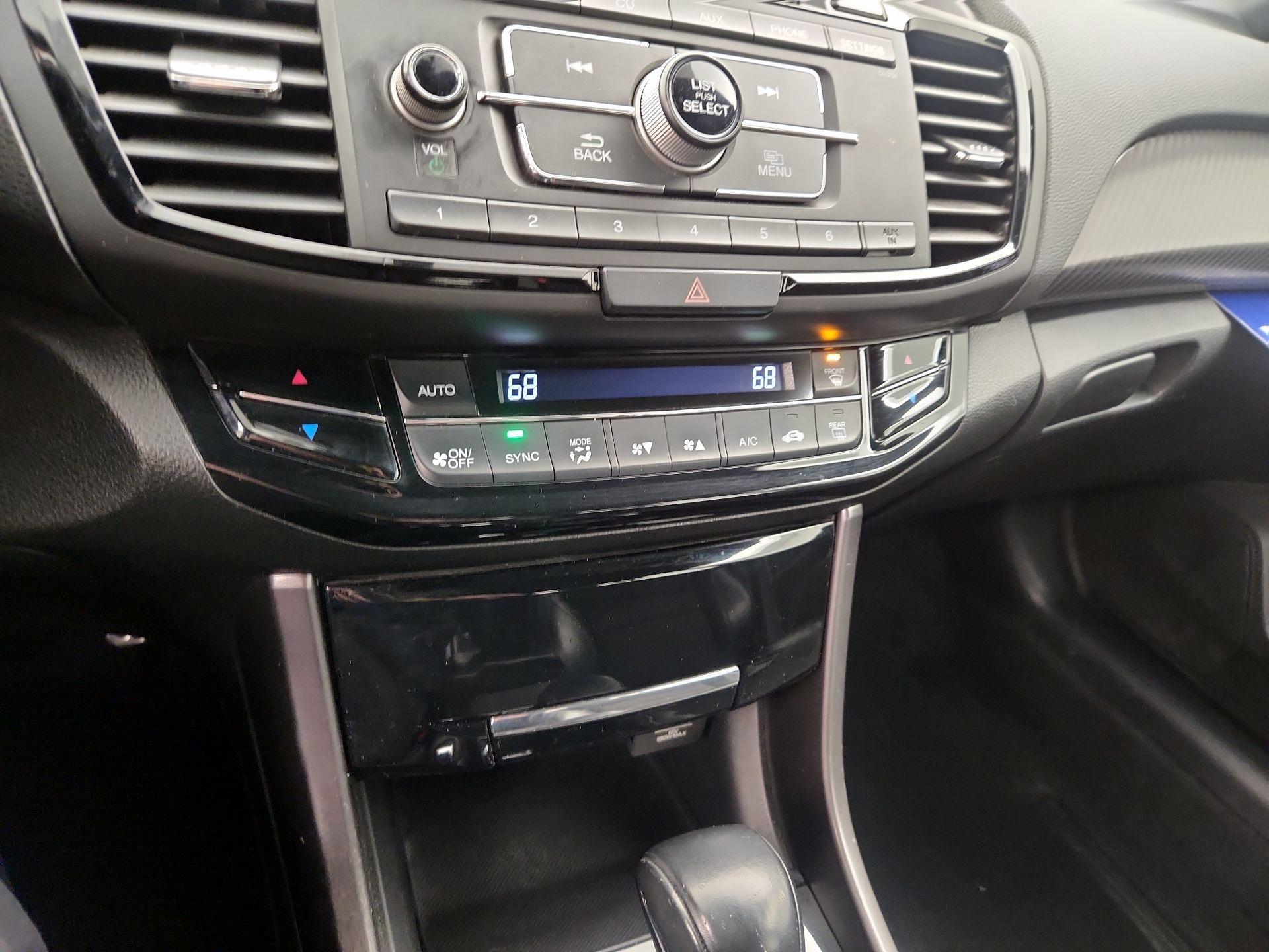 Thumbnail: 2016 Honda Accord - 16