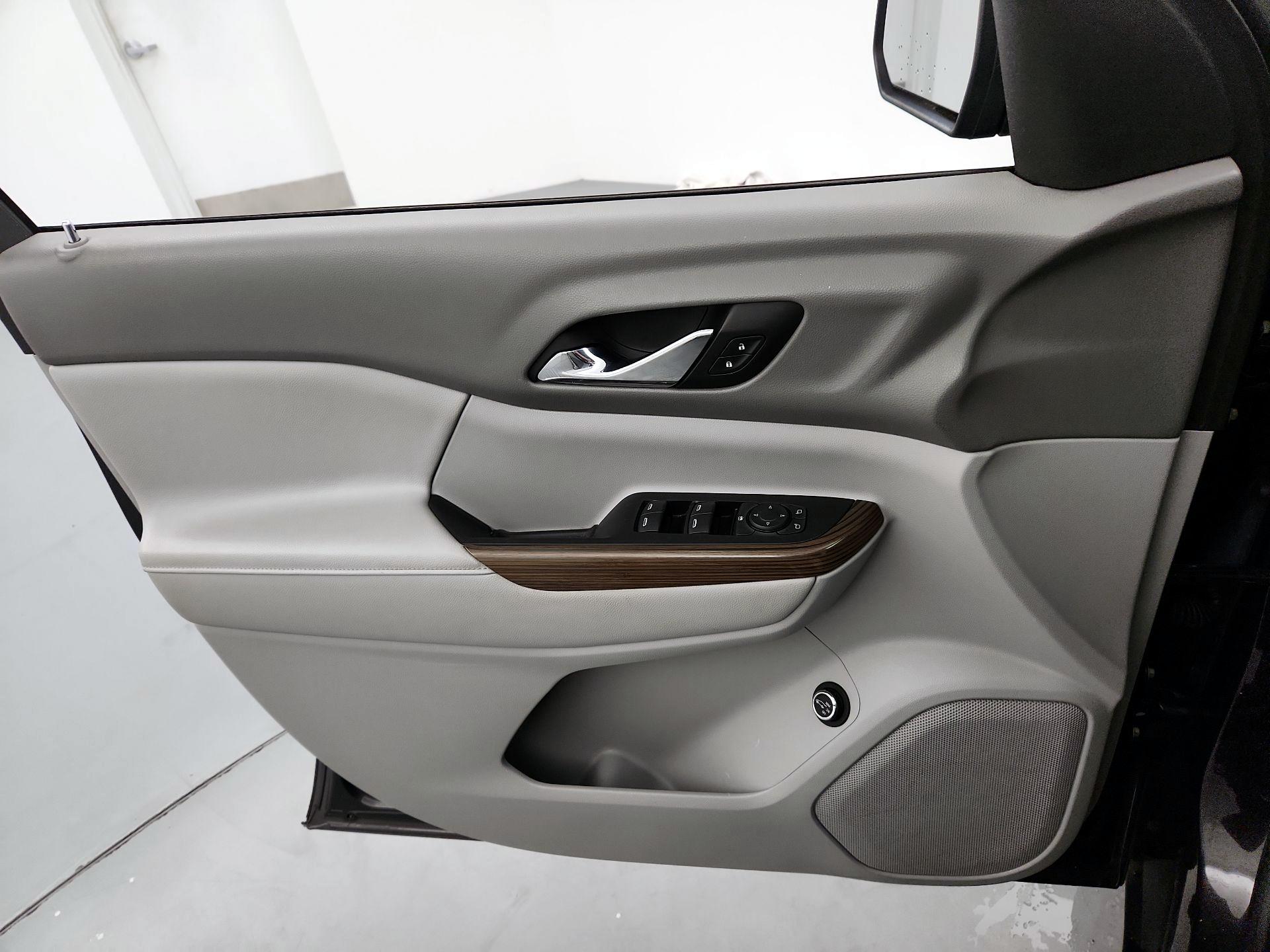 Thumbnail: 2017 GMC Acadia - 12