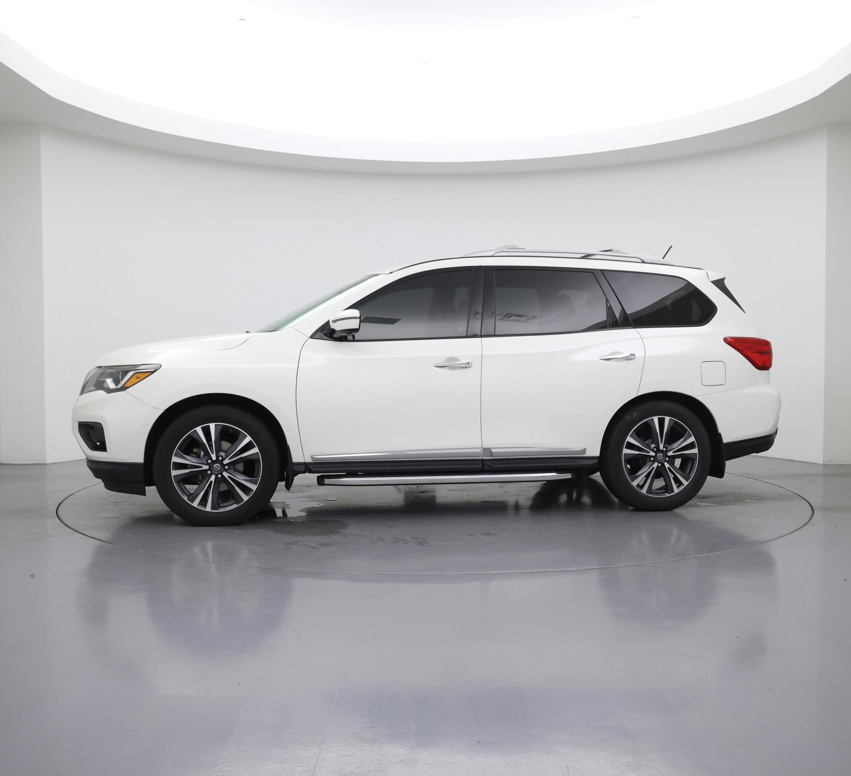 Thumbnail: 2018 Nissan Pathfinder - 3