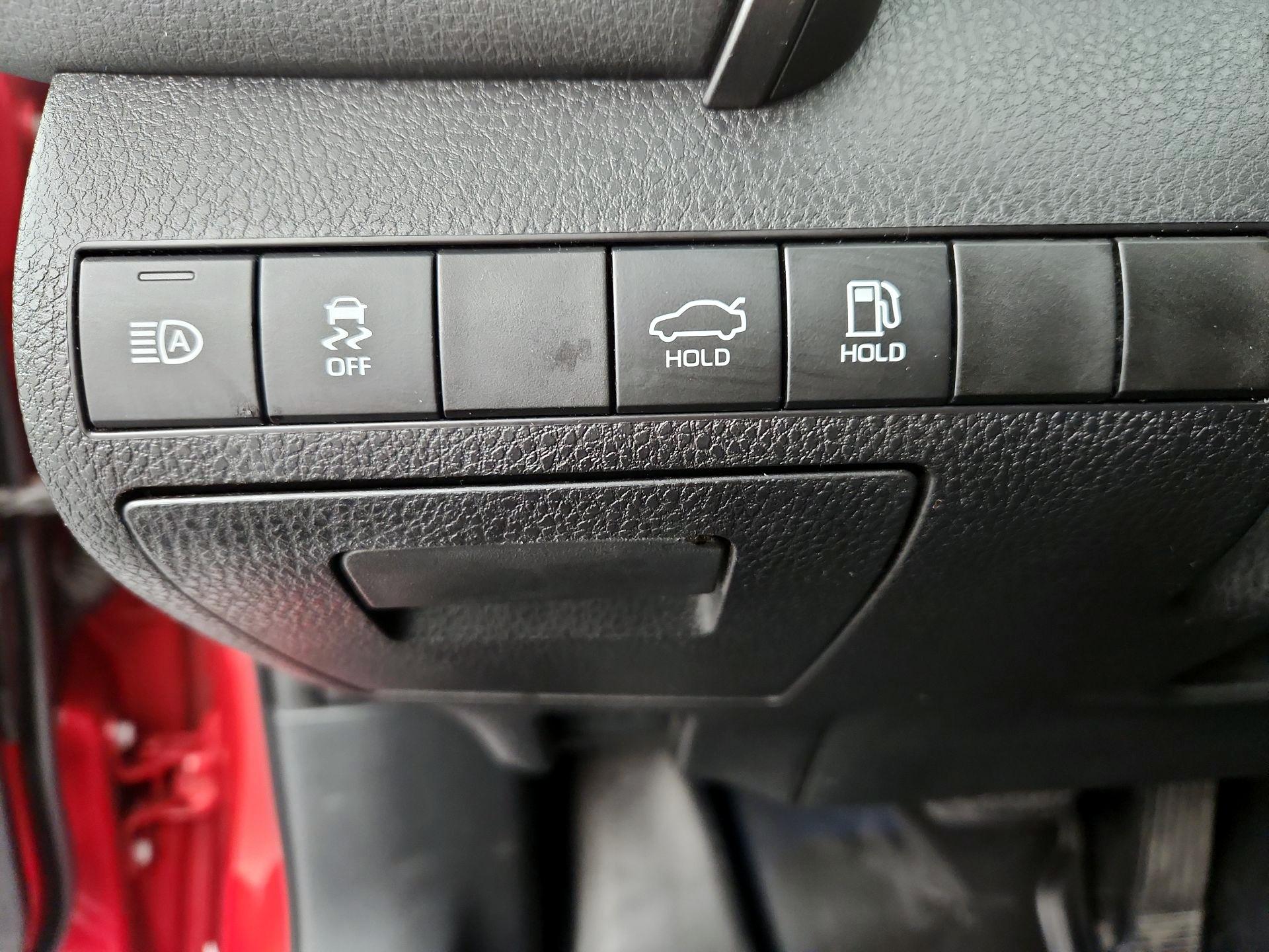 Thumbnail: 2019 Toyota Camry - 11