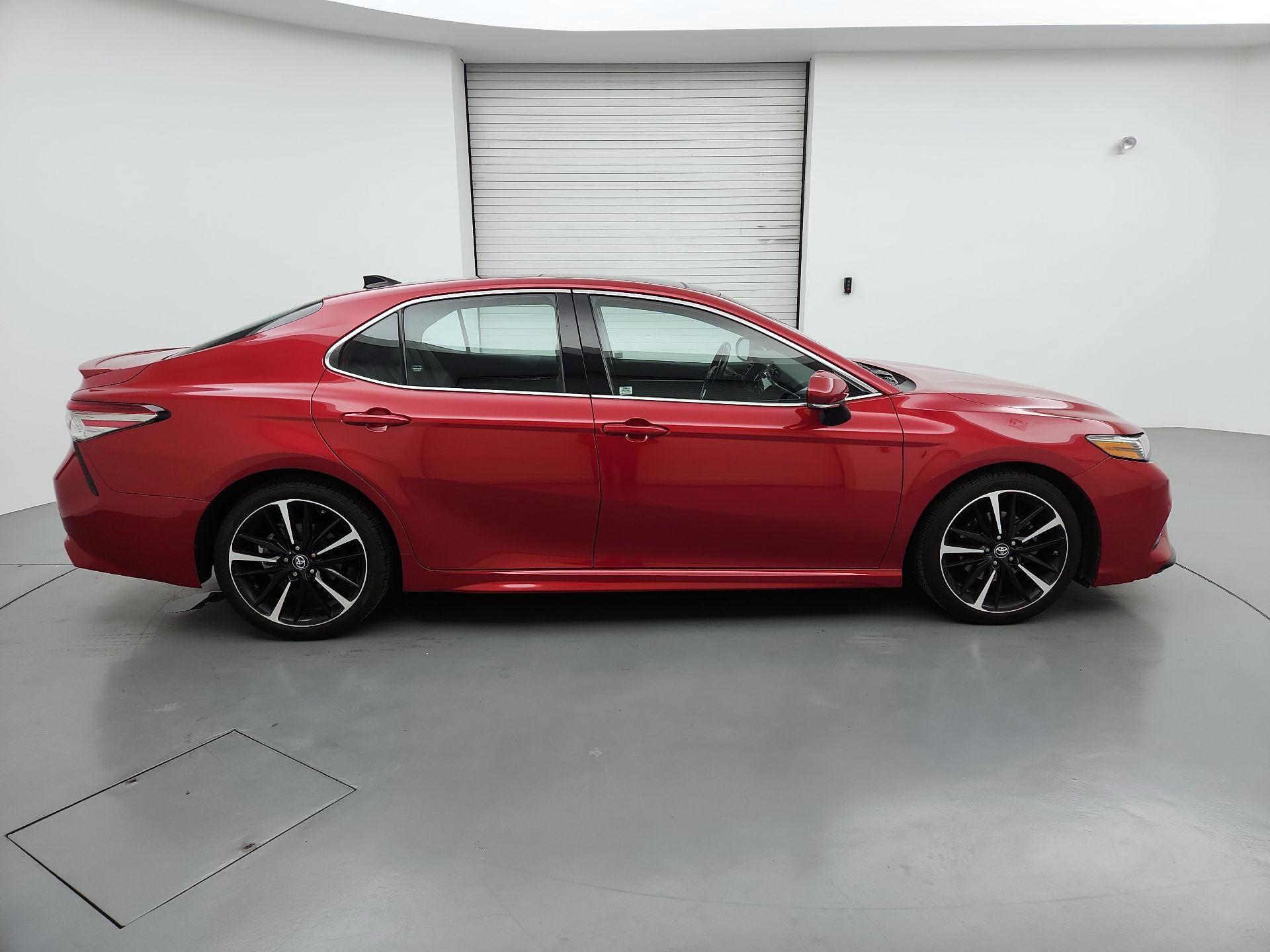 Thumbnail: 2019 Toyota Camry - 4