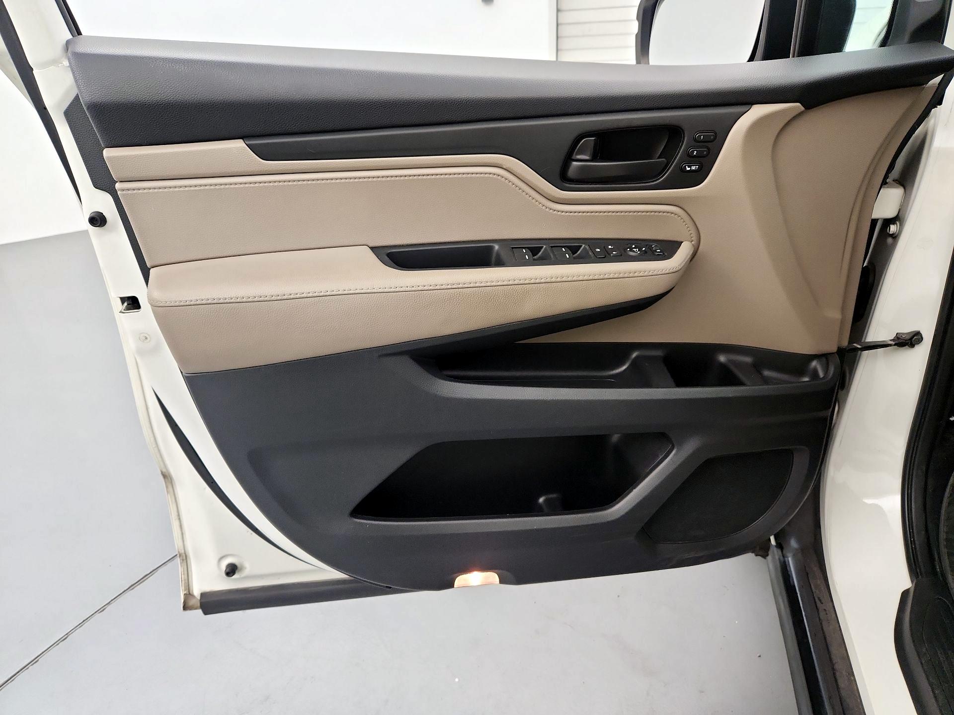 Thumbnail: 2019 Honda Odyssey - 12