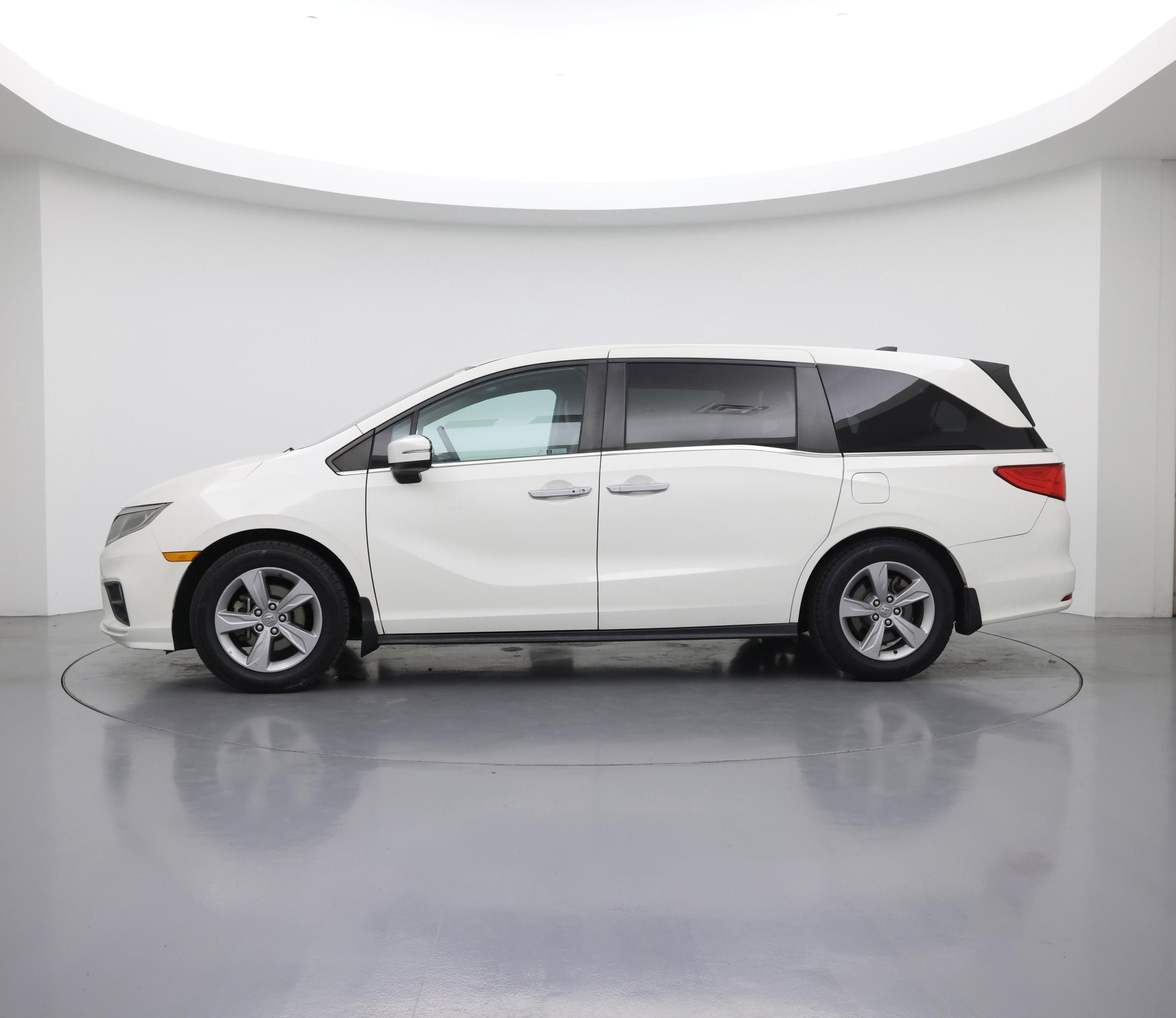 Thumbnail: 2019 Honda Odyssey - 3