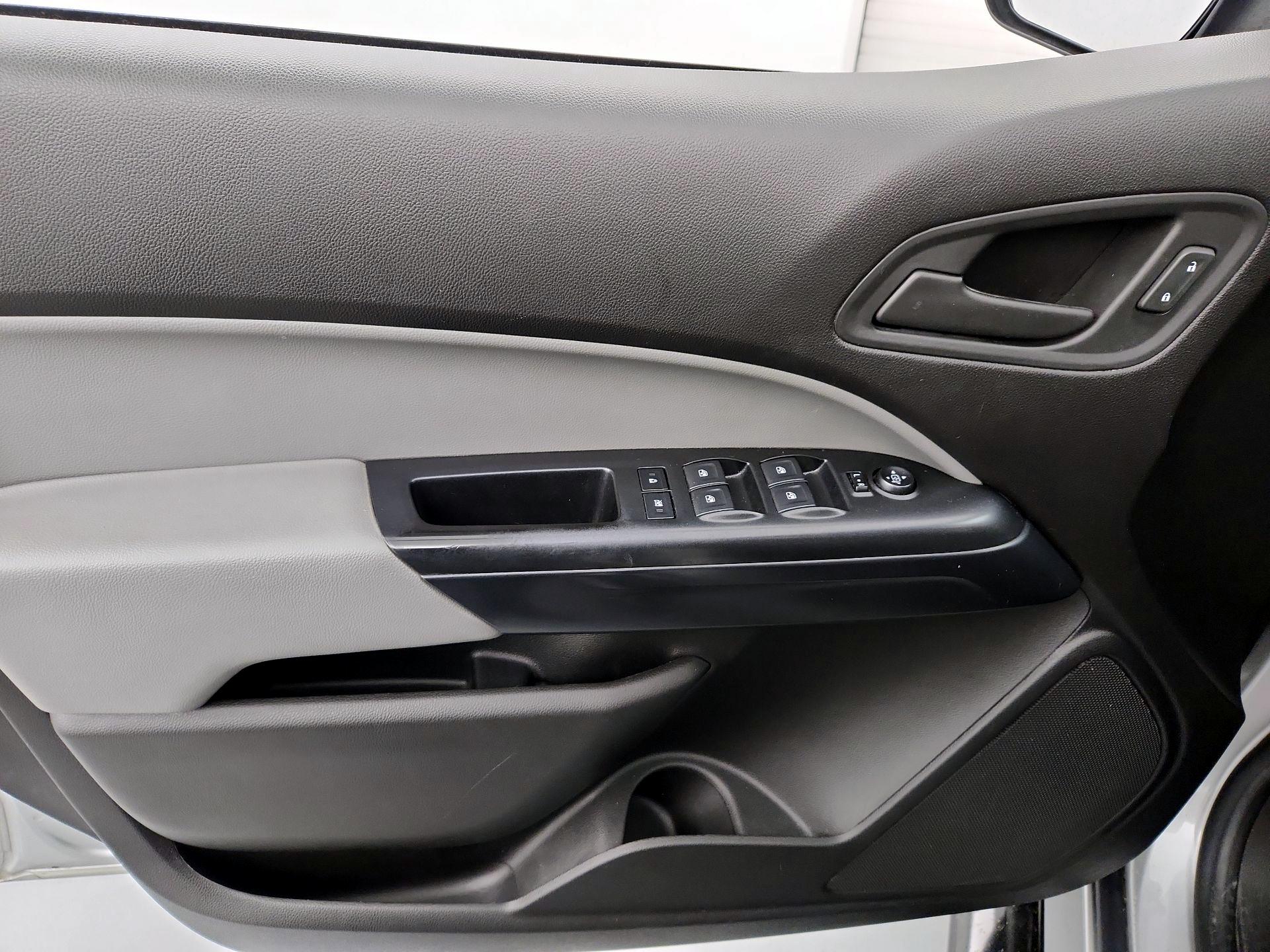 Thumbnail: 2017 Chevrolet Colorado - 12