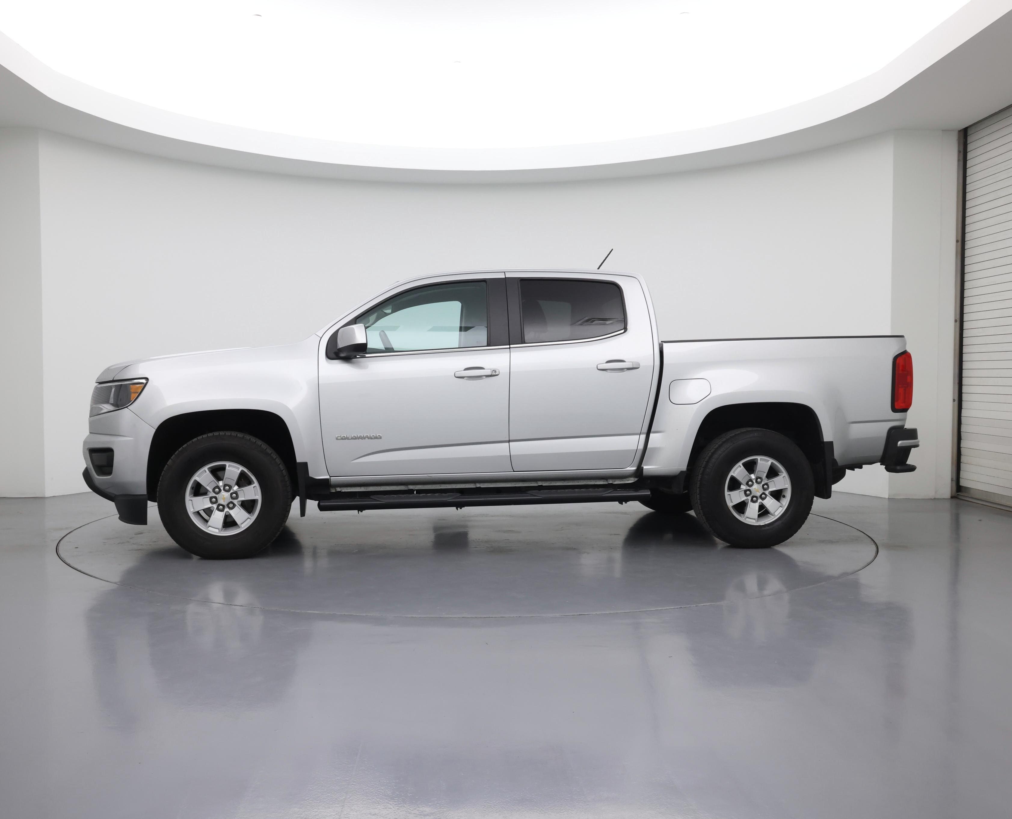 Thumbnail: 2017 Chevrolet Colorado - 3