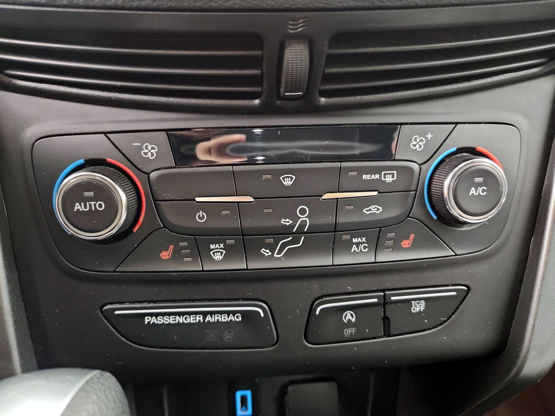 Thumbnail: 2017 Ford Escape - 16