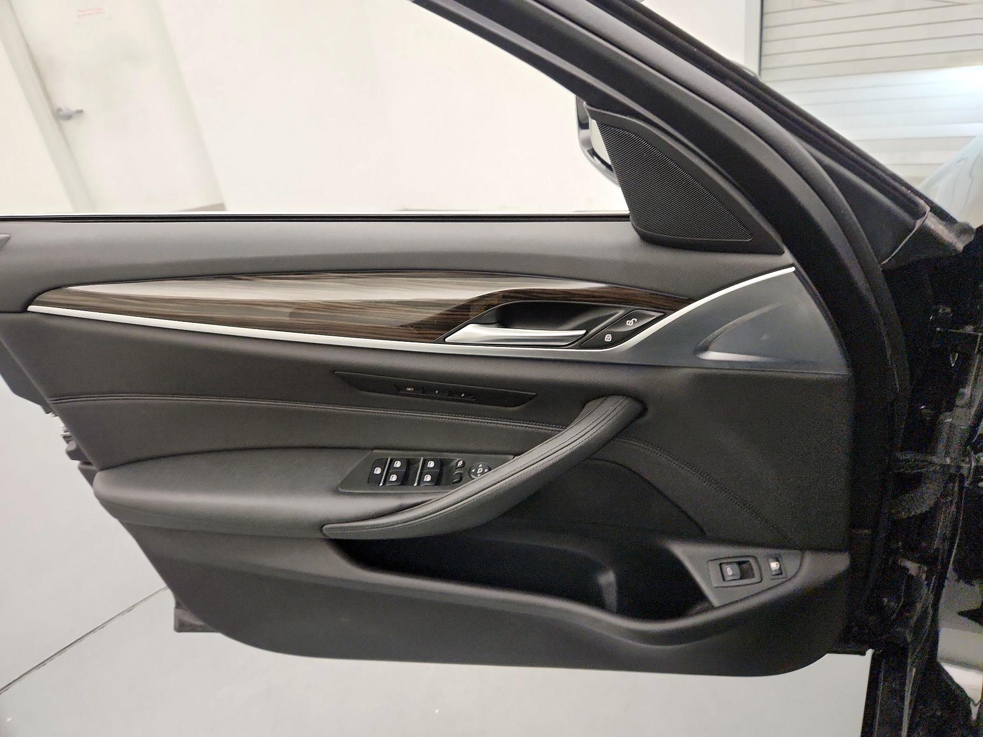 Thumbnail: 2018 BMW 5 Series - 12