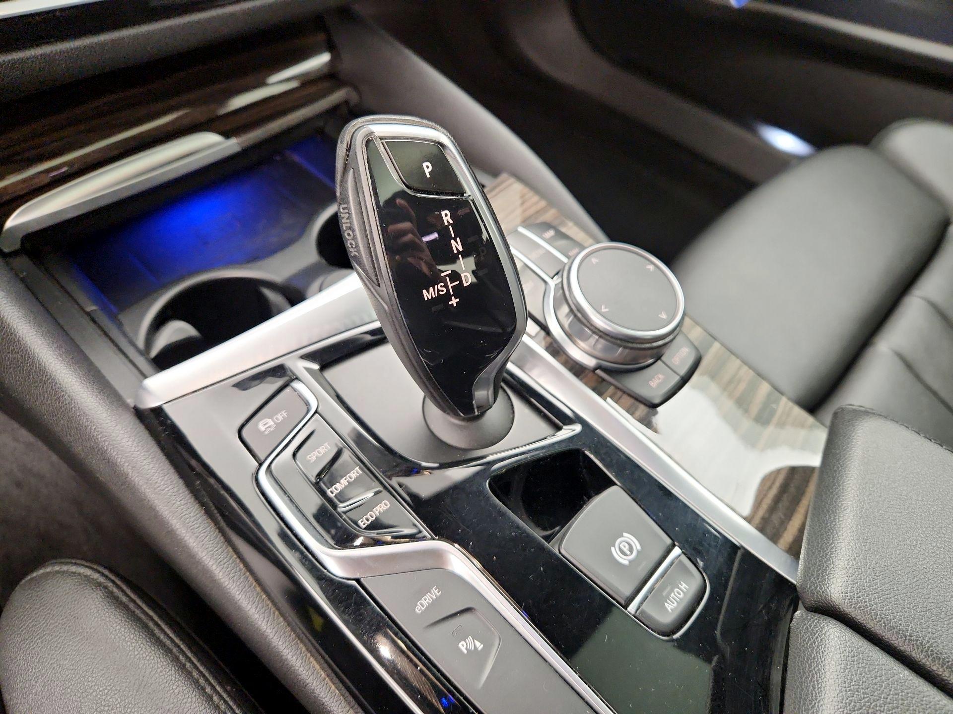 Thumbnail: 2018 BMW 5 Series - 17