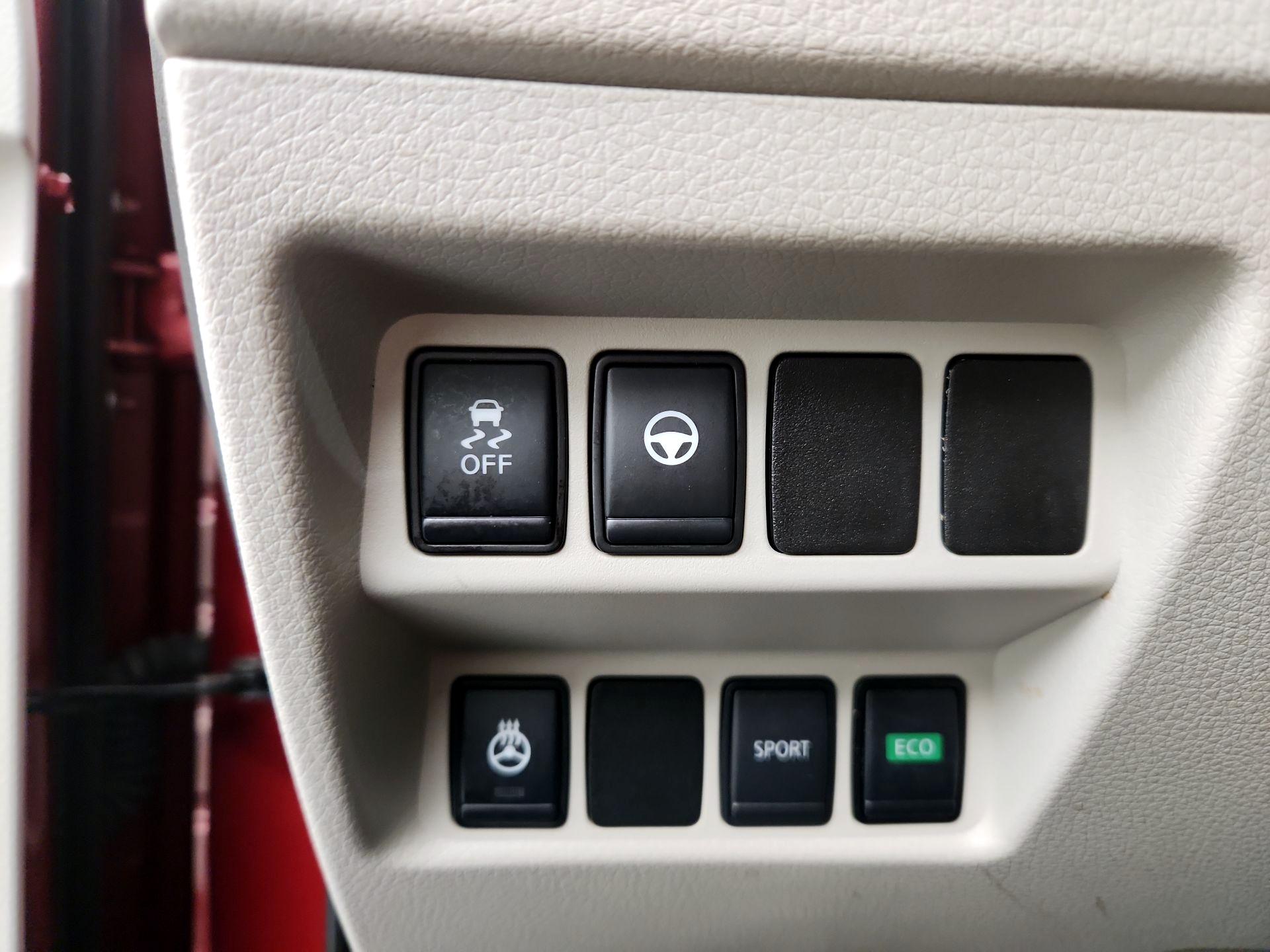 Thumbnail: 2021 Nissan Rogue Sport - 13