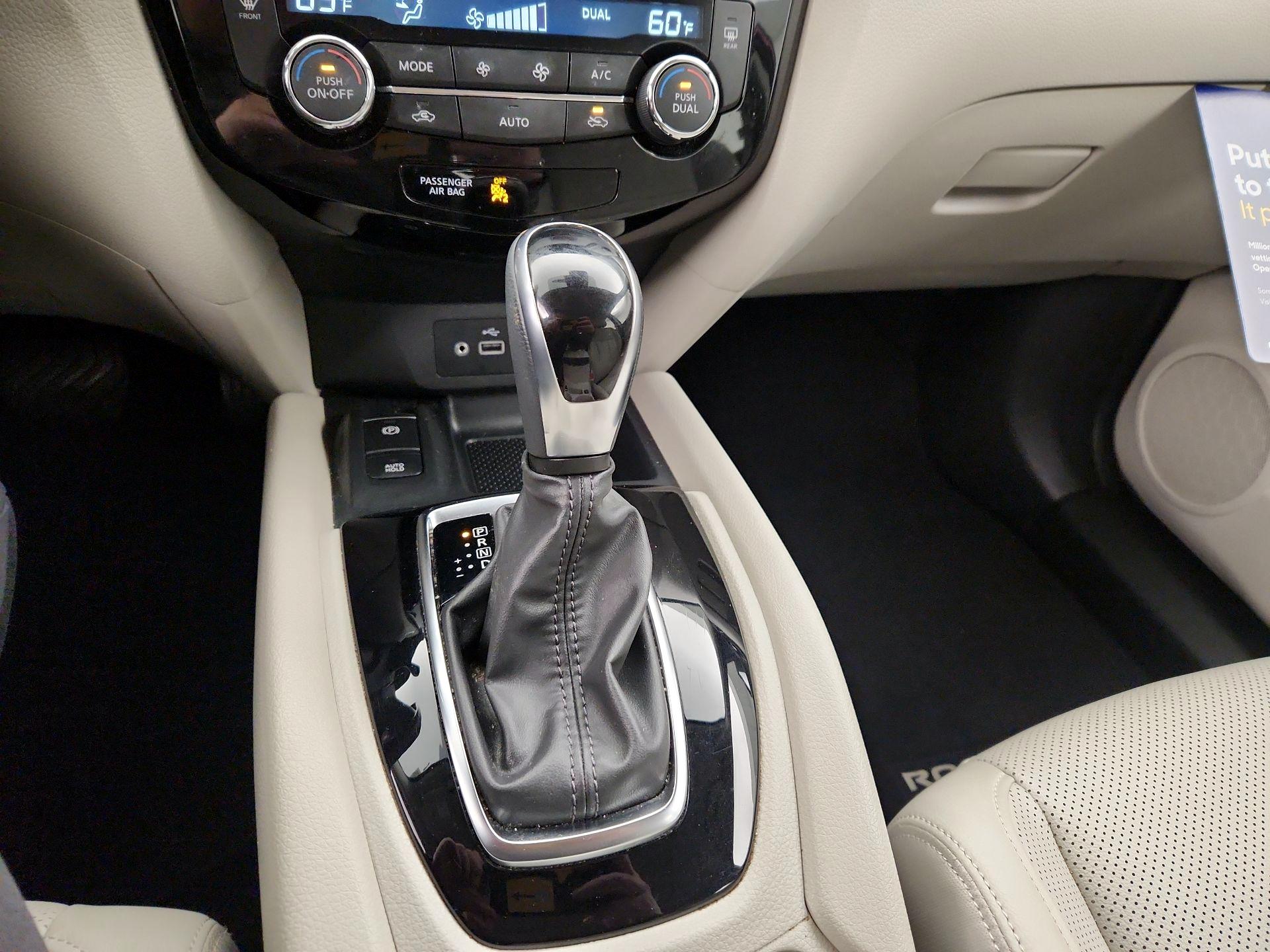 Thumbnail: 2021 Nissan Rogue Sport - 17