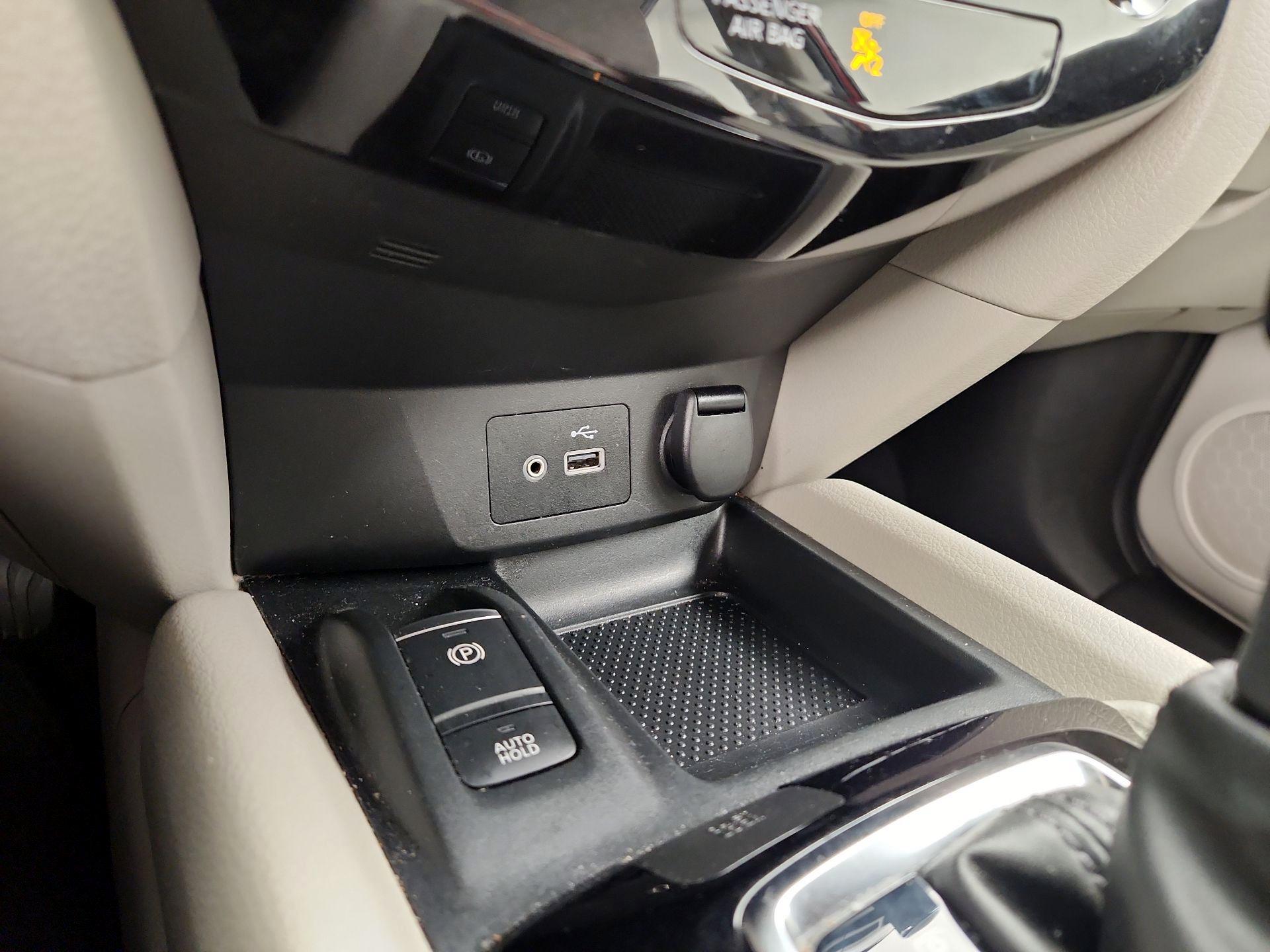 Thumbnail: 2021 Nissan Rogue Sport - 18