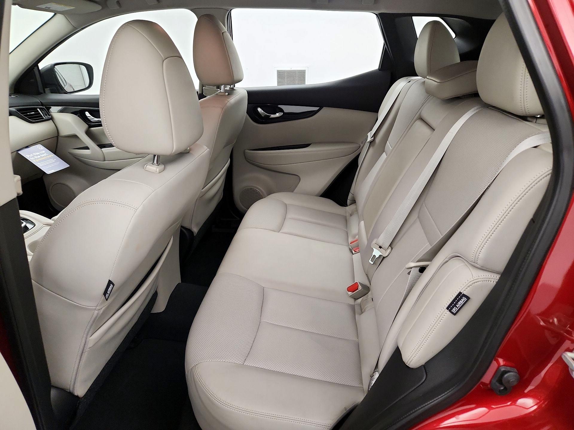 Thumbnail: 2021 Nissan Rogue Sport - 19