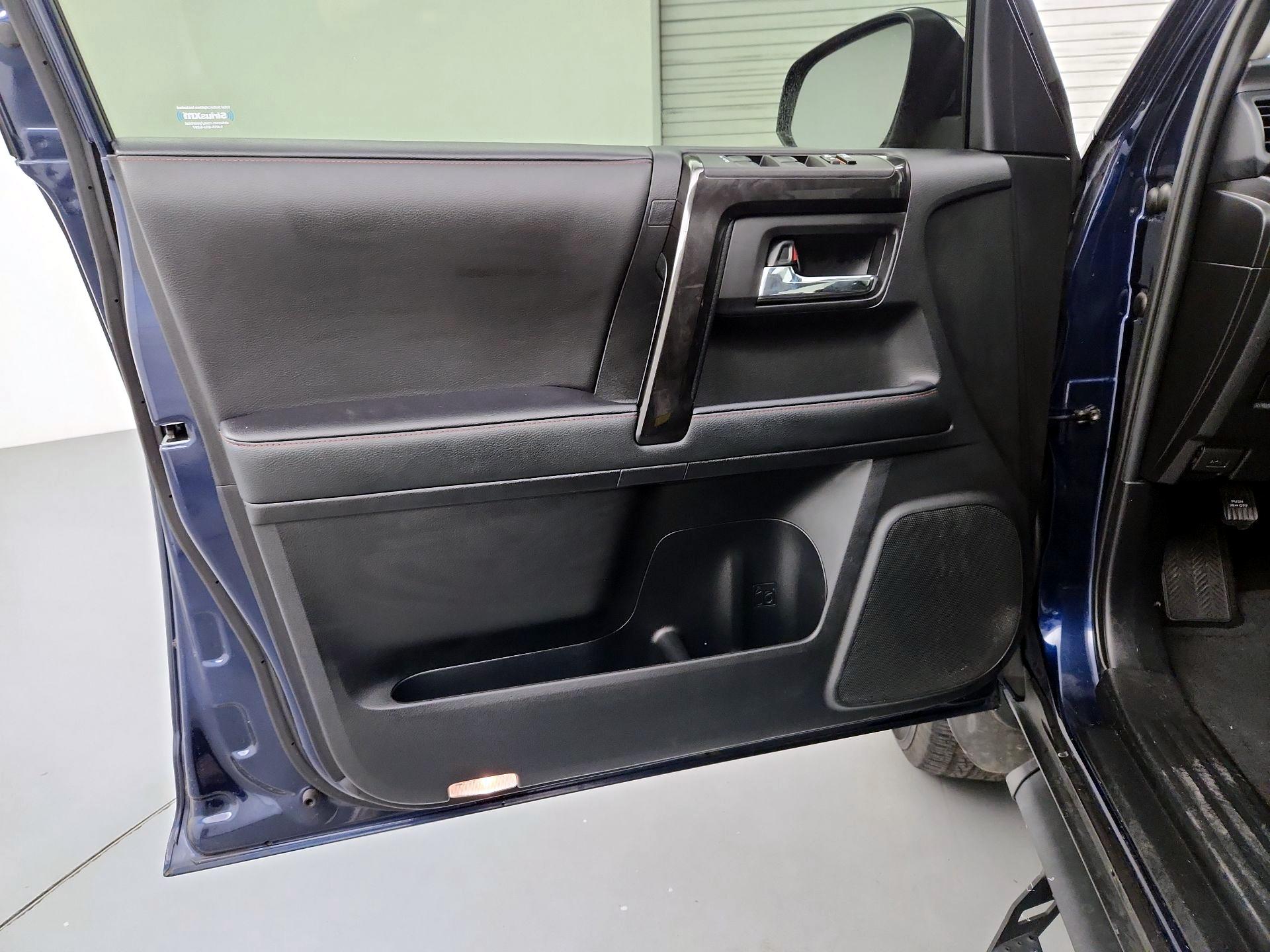 Thumbnail: 2020 Toyota 4Runner - 12