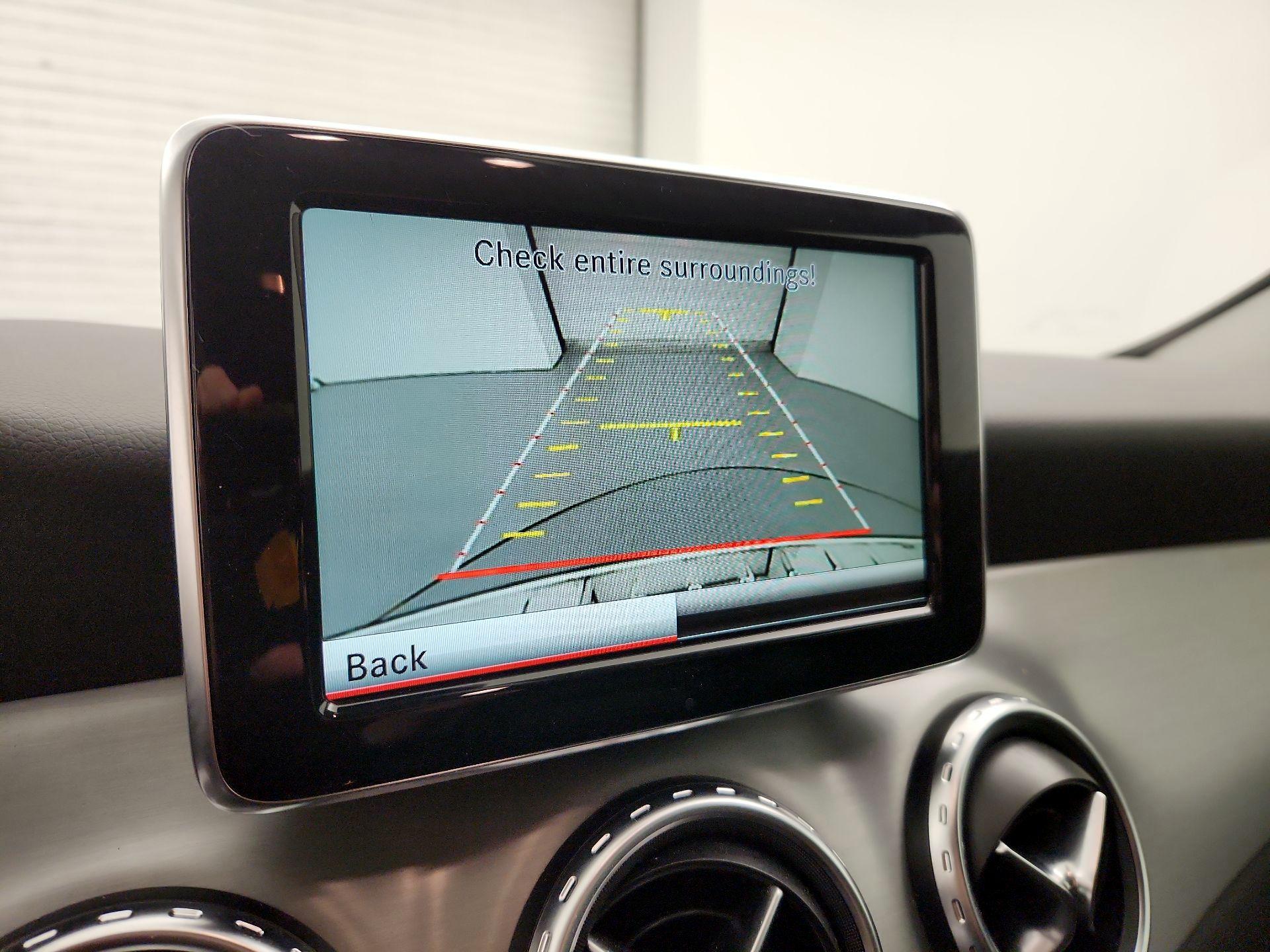 Thumbnail: 2015 Mercedes-Benz GLA - 14