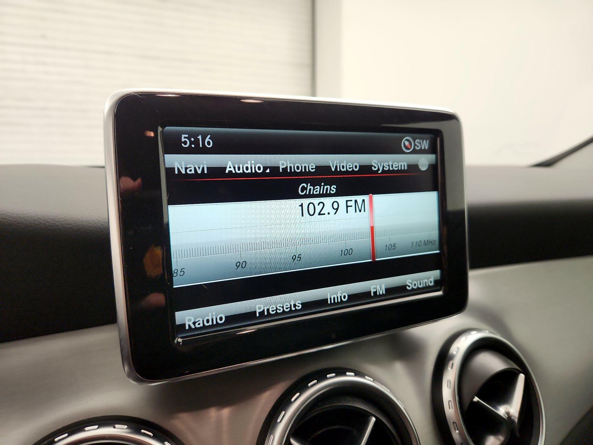 Thumbnail: 2015 Mercedes-Benz GLA - 15