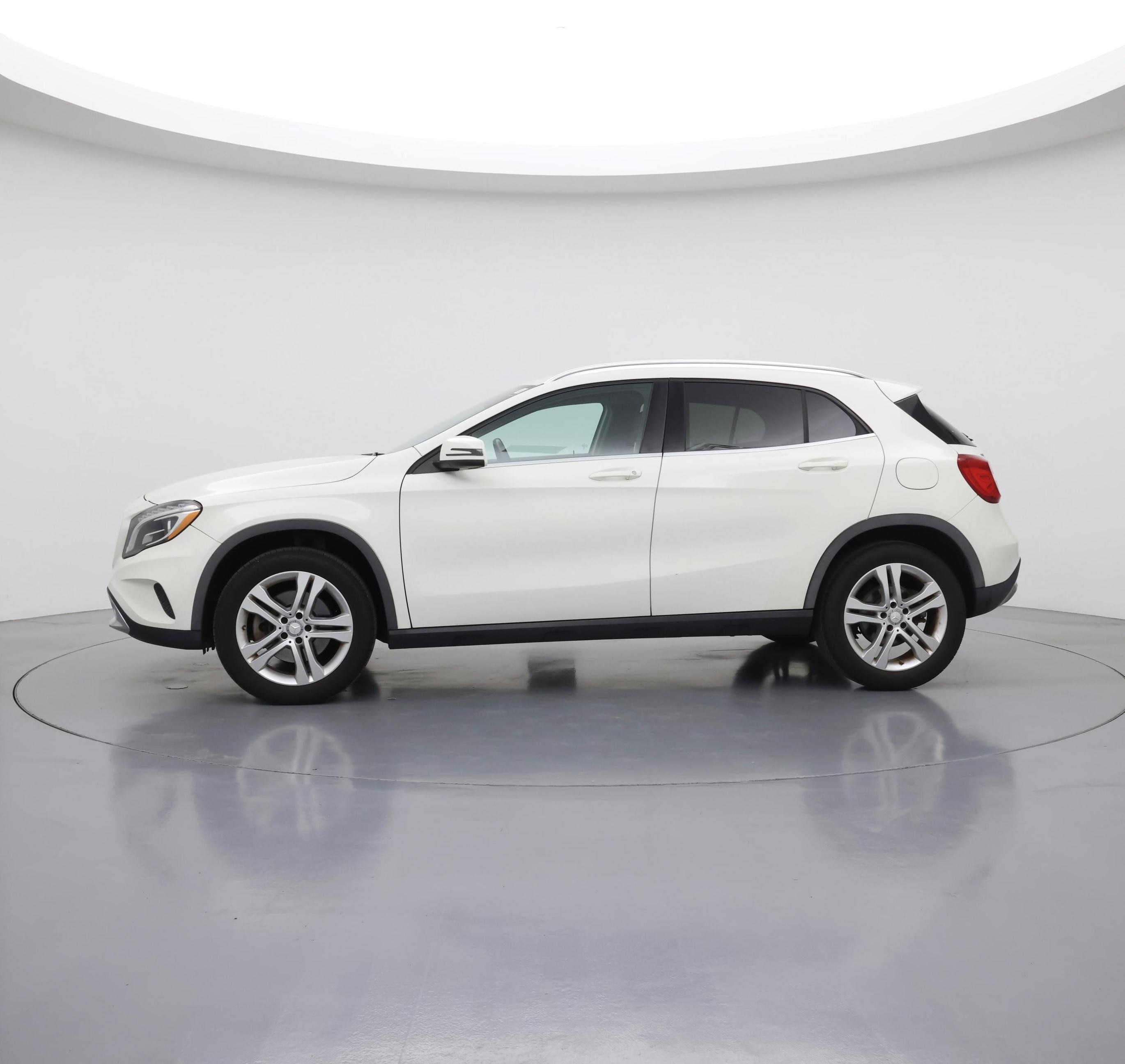Thumbnail: 2015 Mercedes-Benz GLA - 3