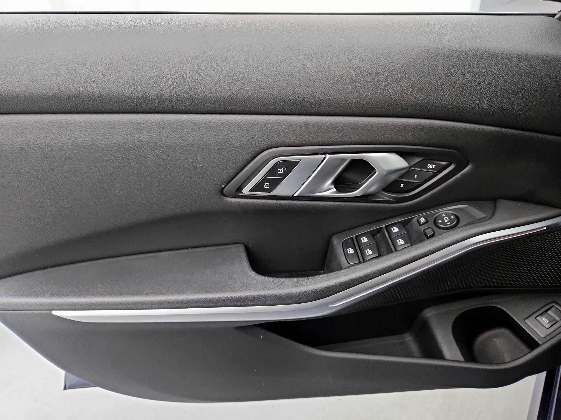 Thumbnail: 2022 BMW 3 Series - 12