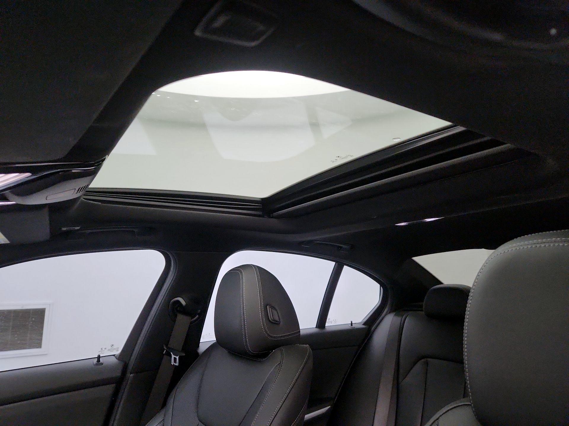 Thumbnail: 2022 BMW 3 Series - 20