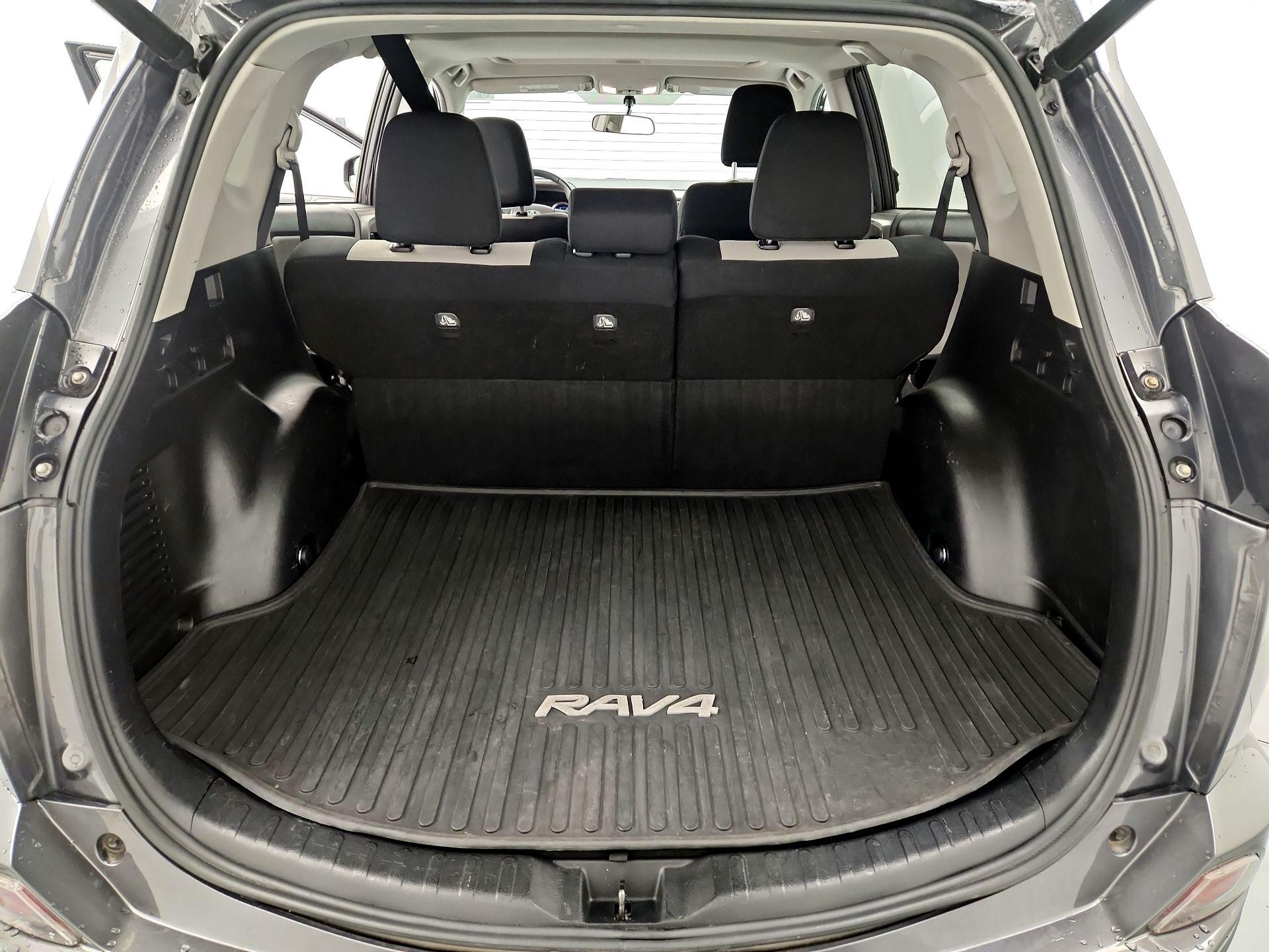 Thumbnail: 2016 Toyota RAV4 - 20