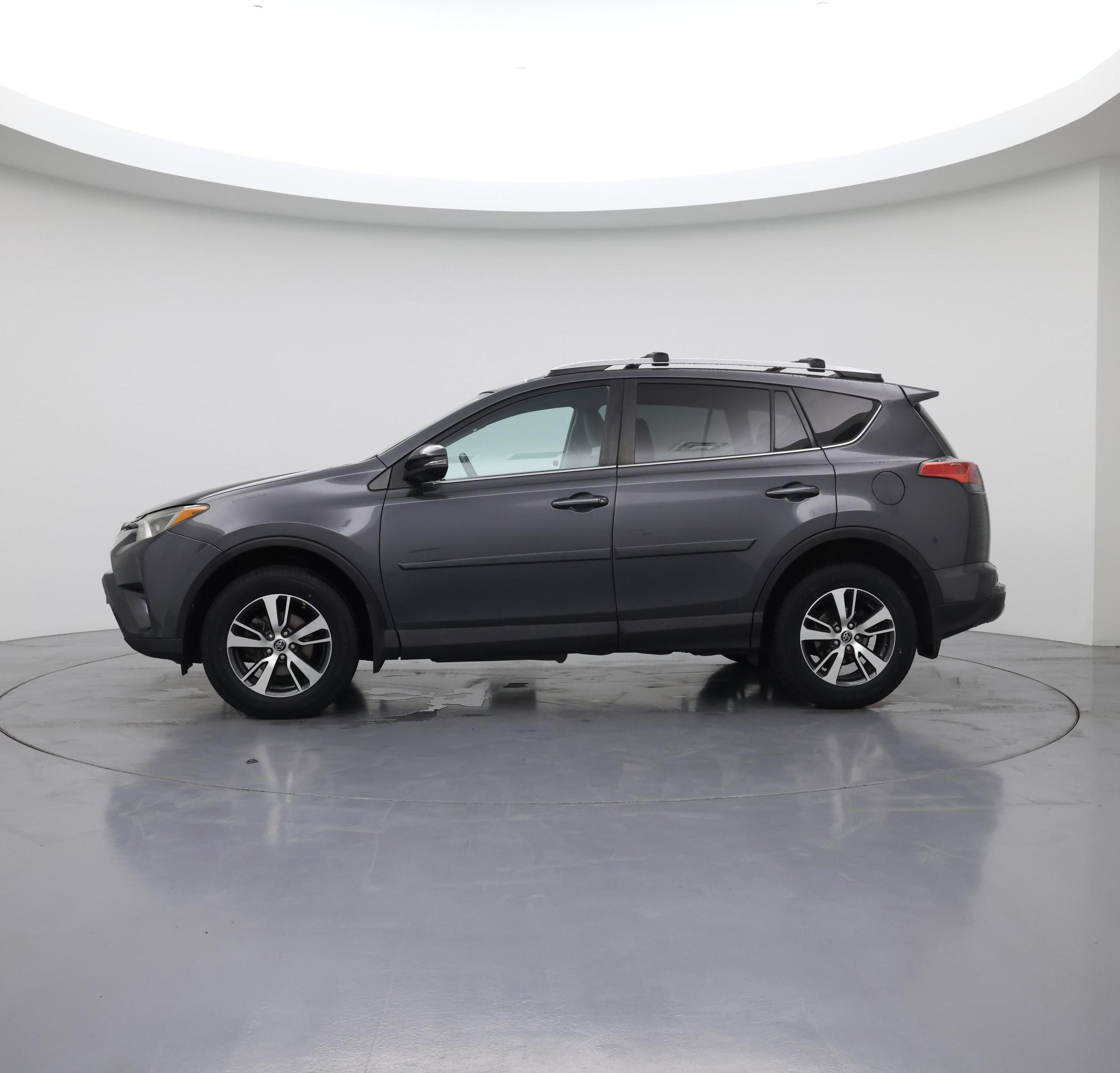 Thumbnail: 2016 Toyota RAV4 - 3