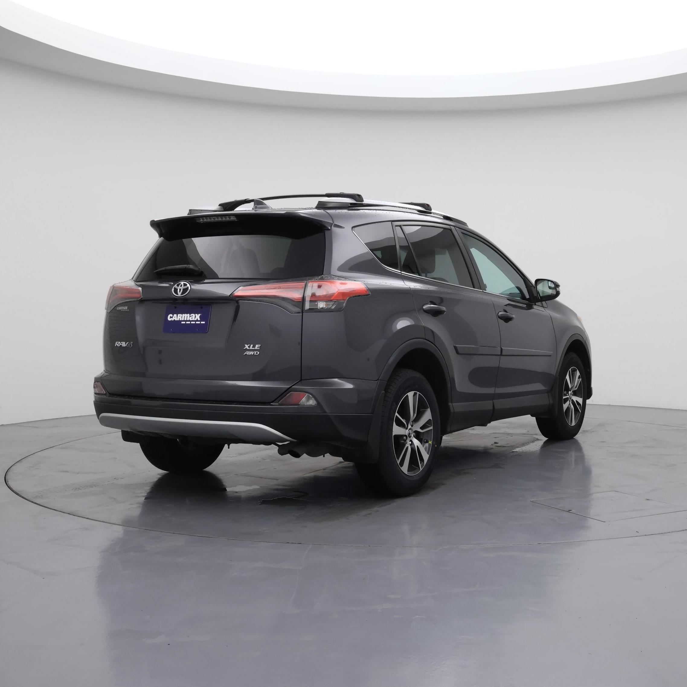 Thumbnail: 2016 Toyota RAV4 - 8