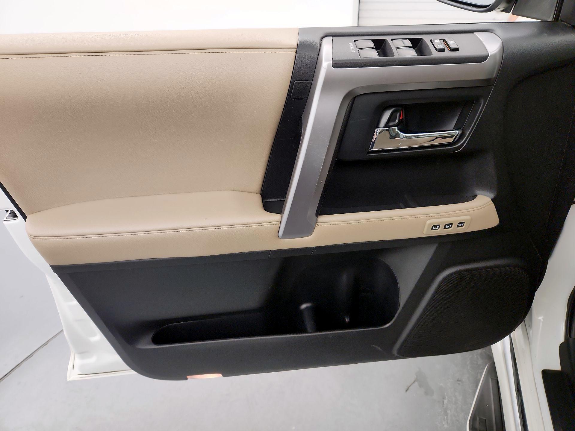 Thumbnail: 2017 Toyota 4Runner - 12