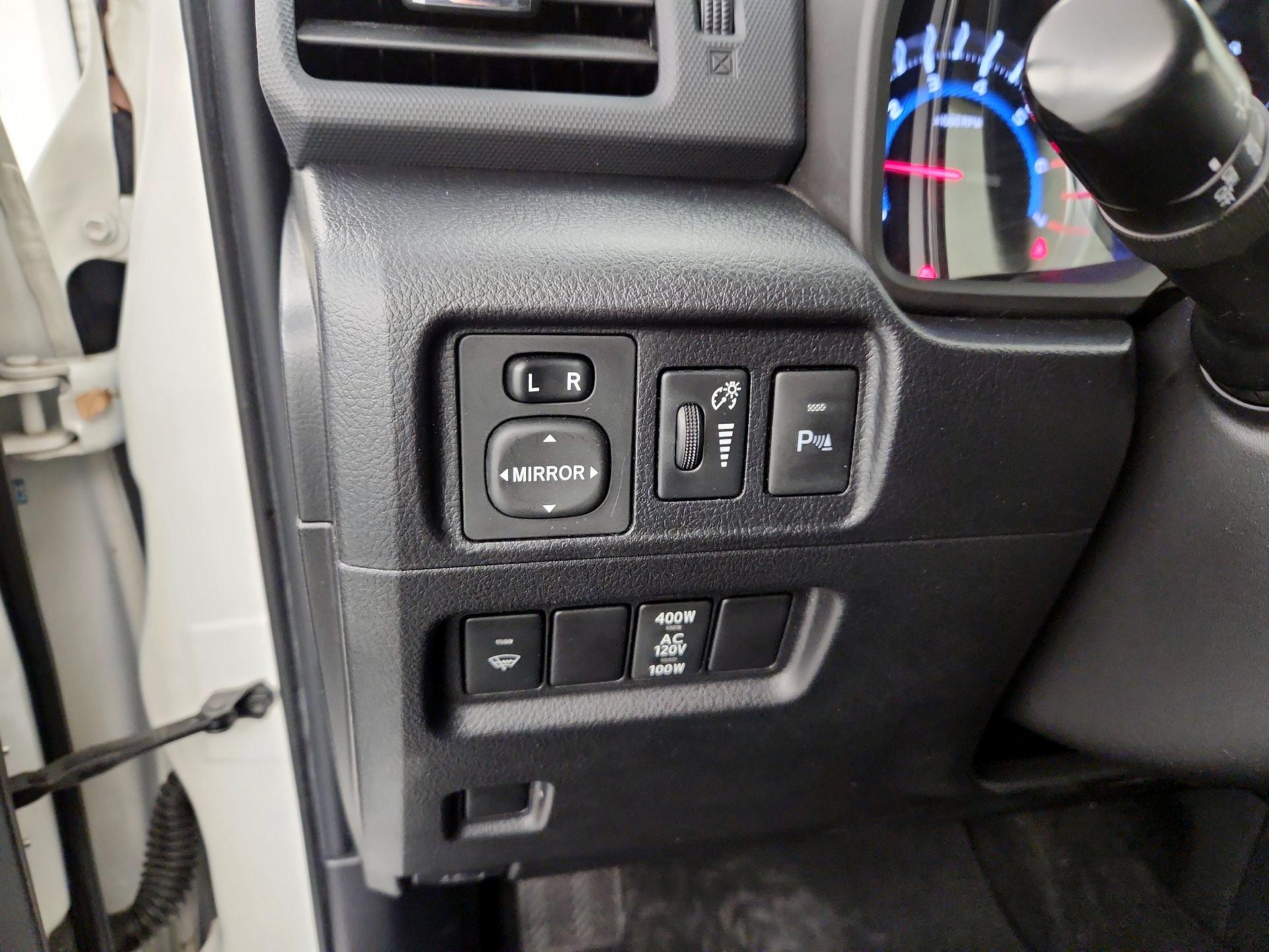 Thumbnail: 2017 Toyota 4Runner - 13