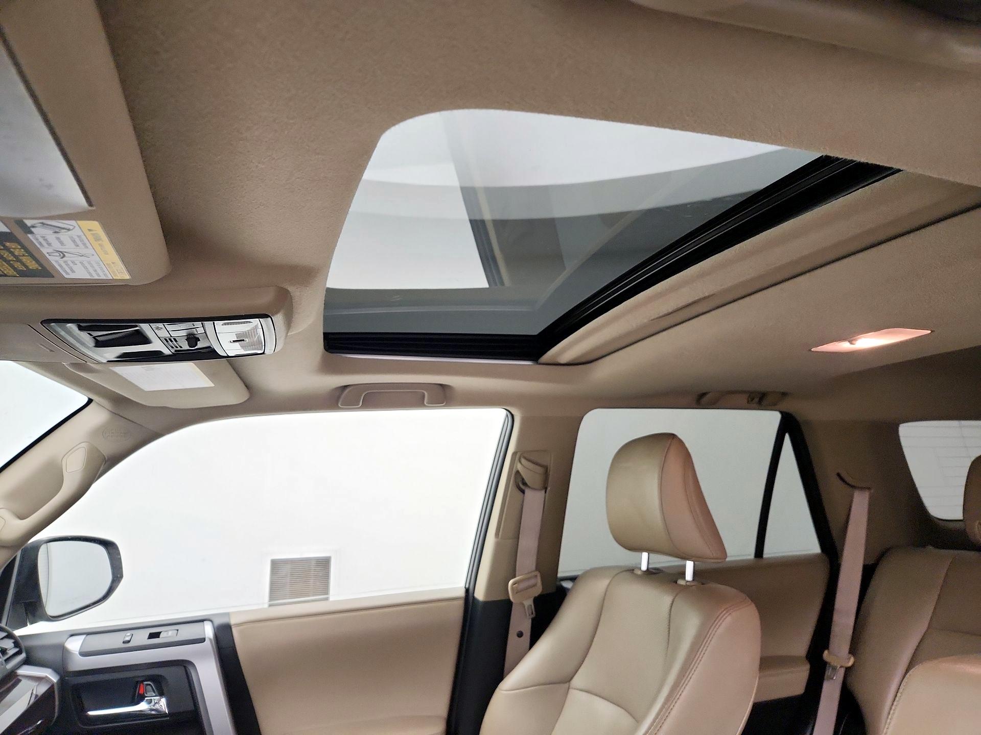 Thumbnail: 2017 Toyota 4Runner - 19