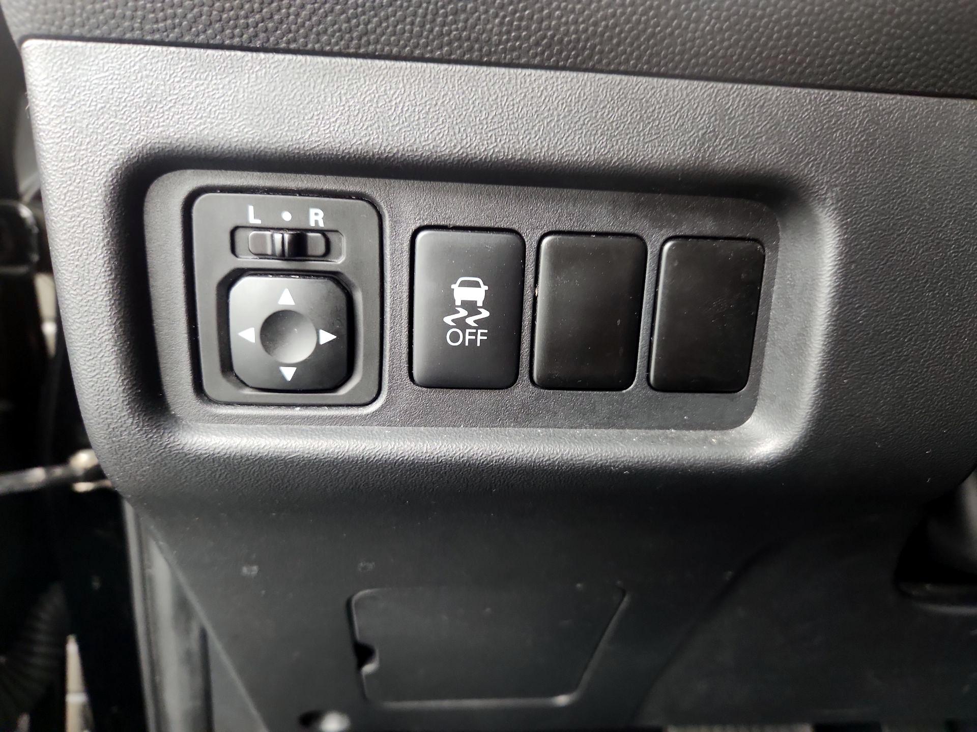 Thumbnail: 2018 Mitsubishi Mirage - 13