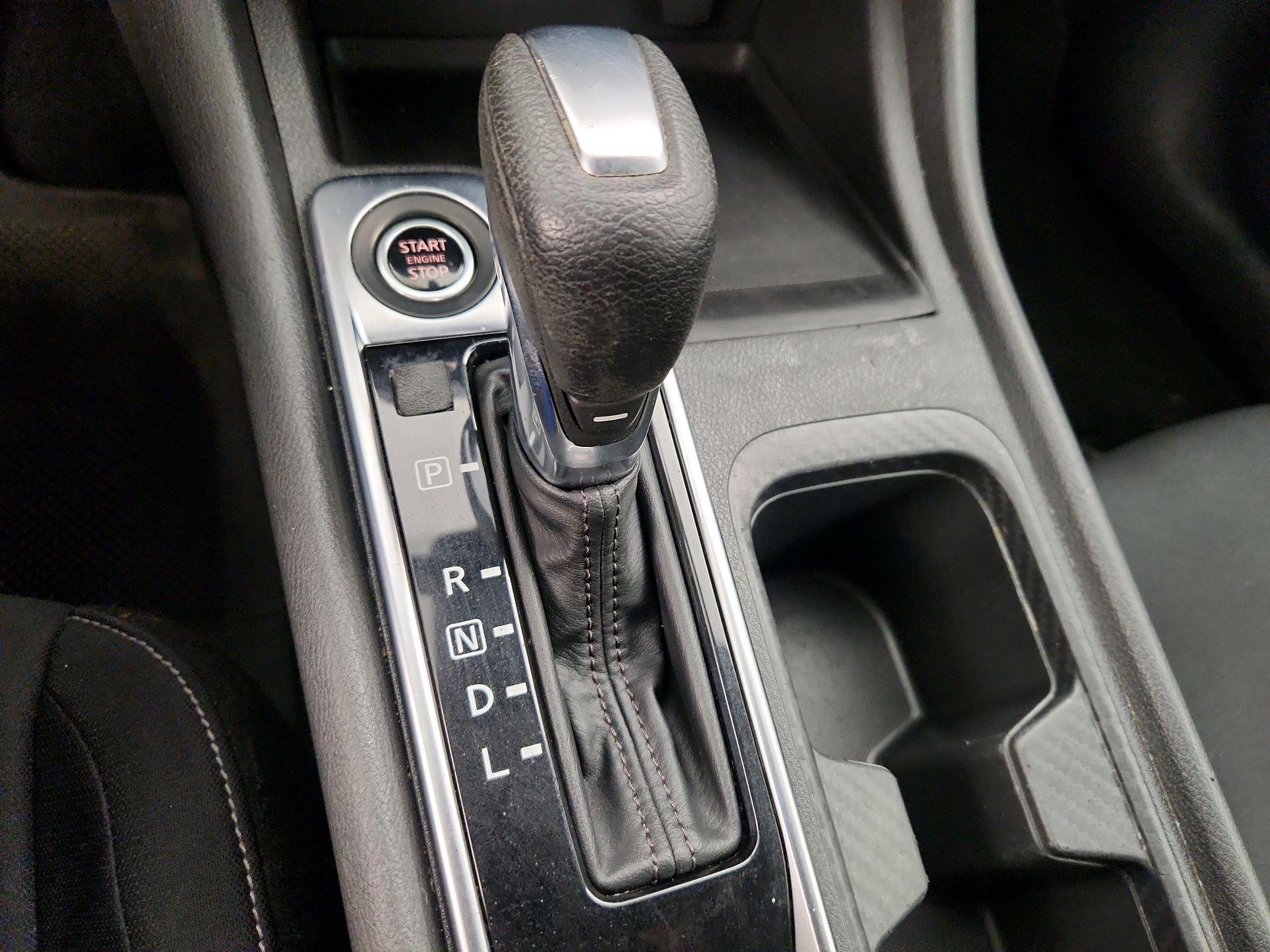 Thumbnail: 2020 Nissan Sentra - 17