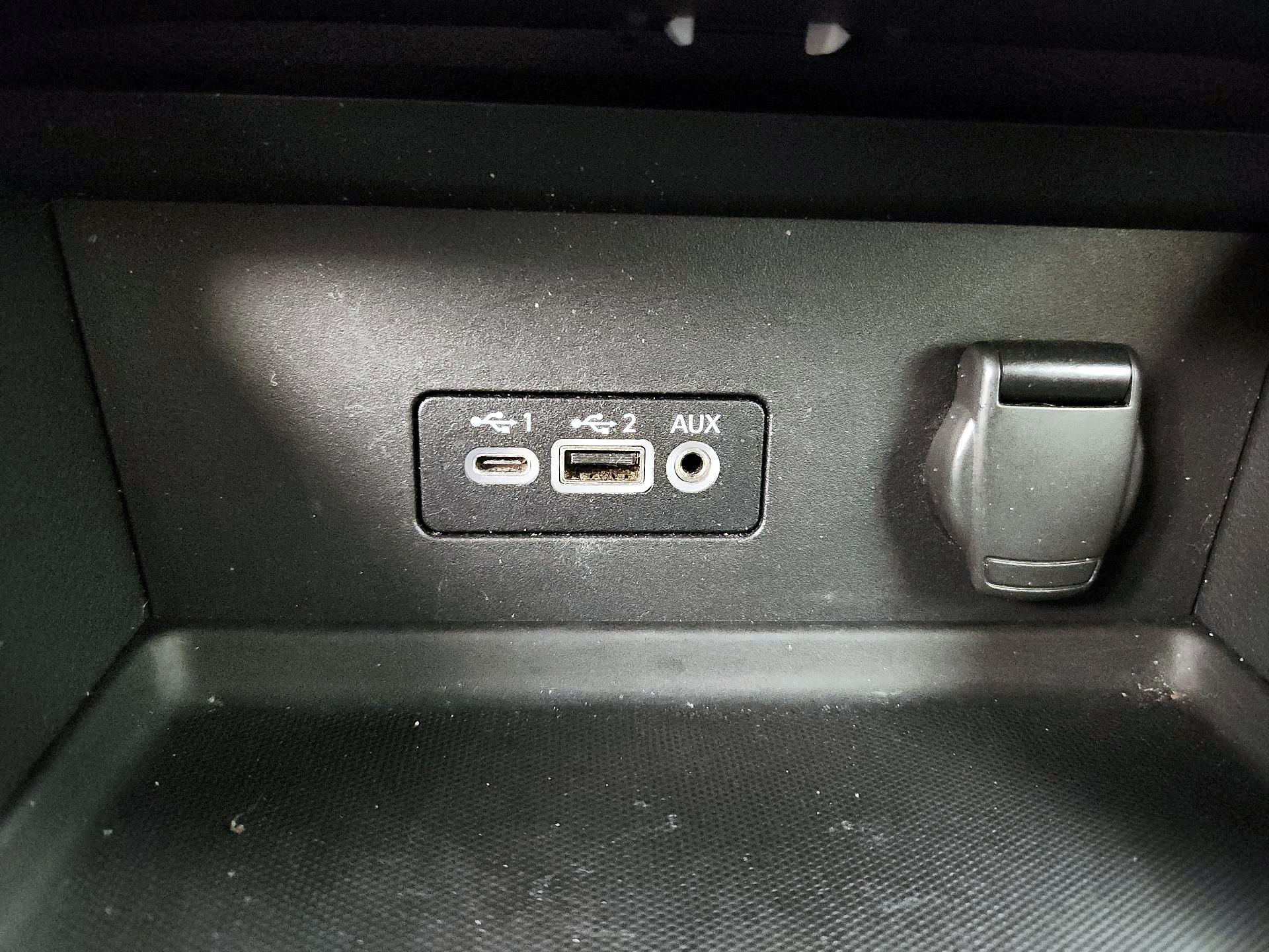 Thumbnail: 2020 Nissan Sentra - 18