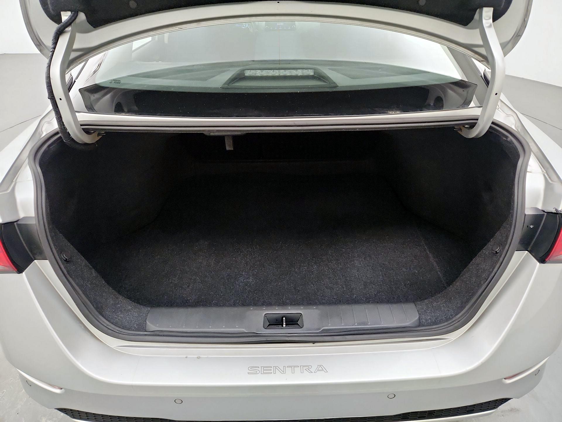 Thumbnail: 2020 Nissan Sentra - 20