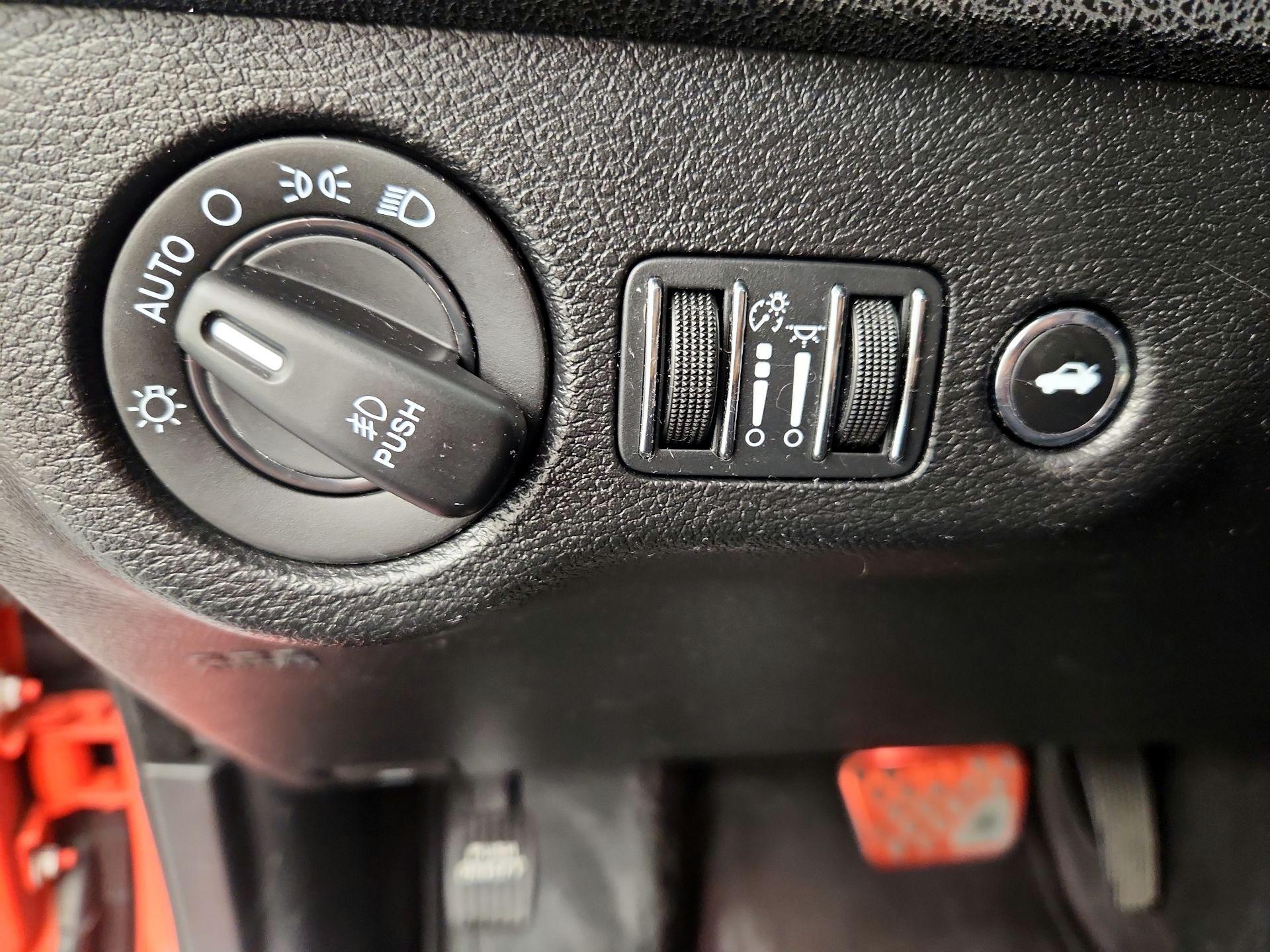 Thumbnail: 2019 Dodge Charger - 13