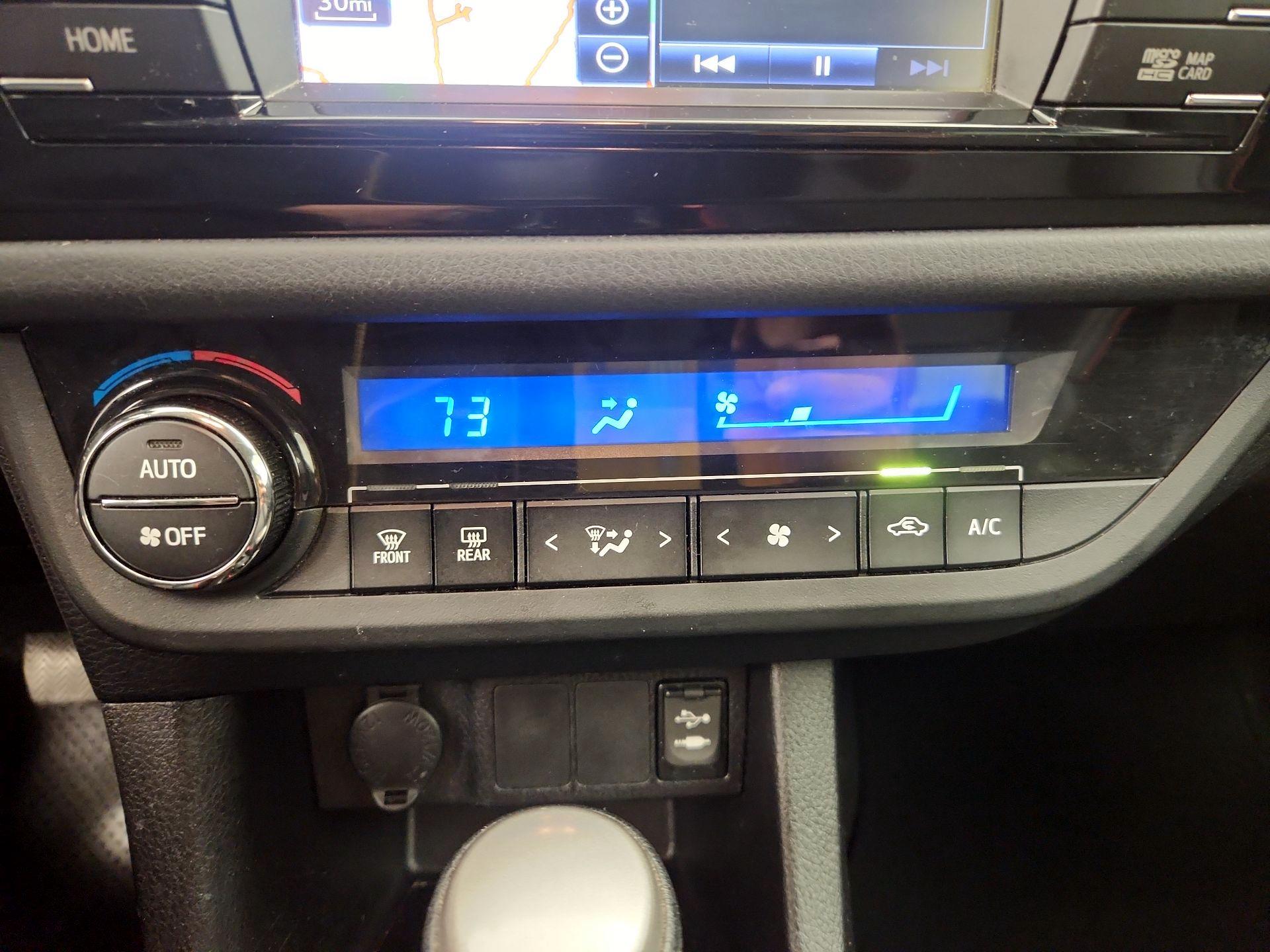 Thumbnail: 2016 Toyota Corolla - 16