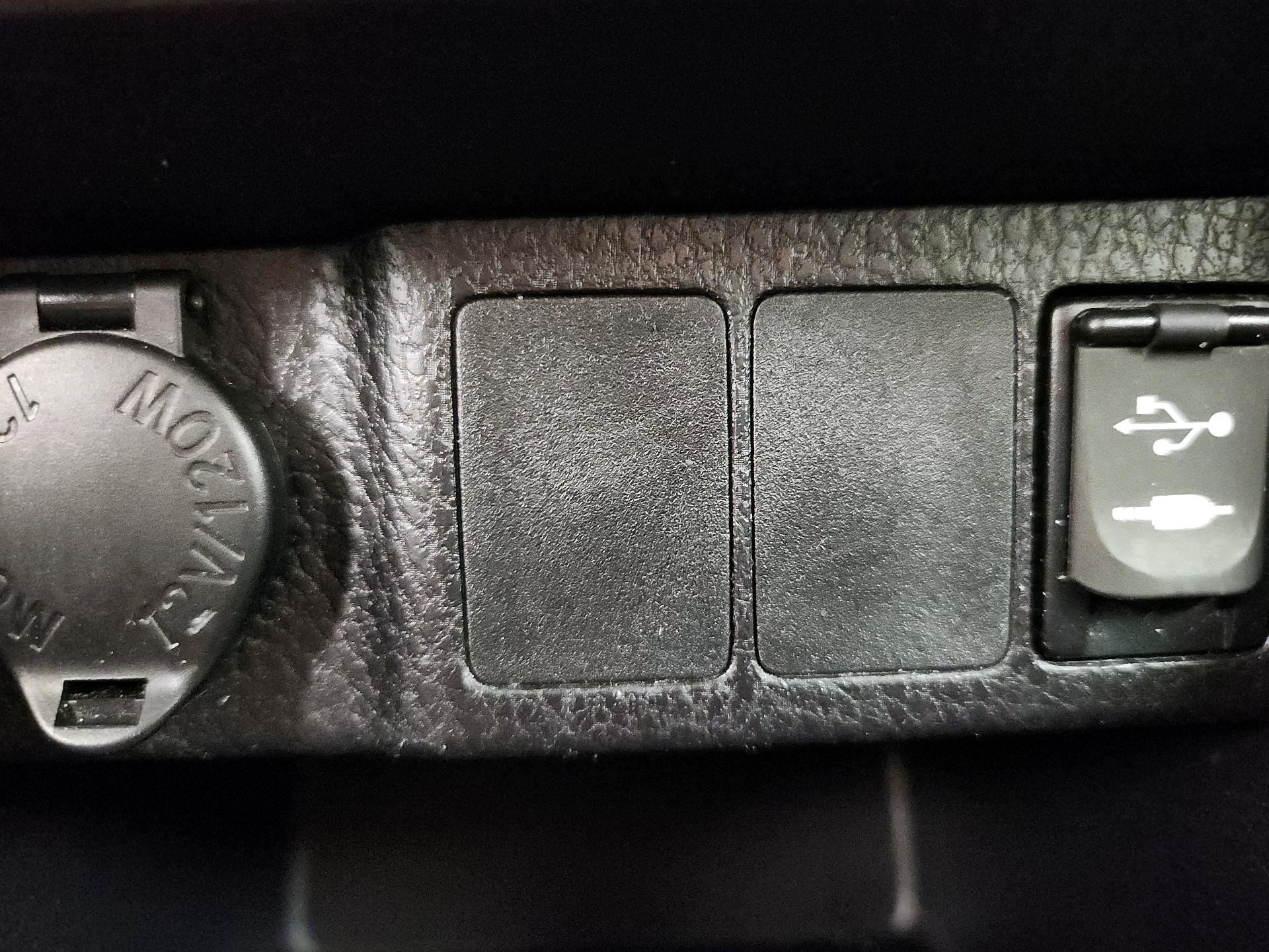 Thumbnail: 2016 Toyota Corolla - 18