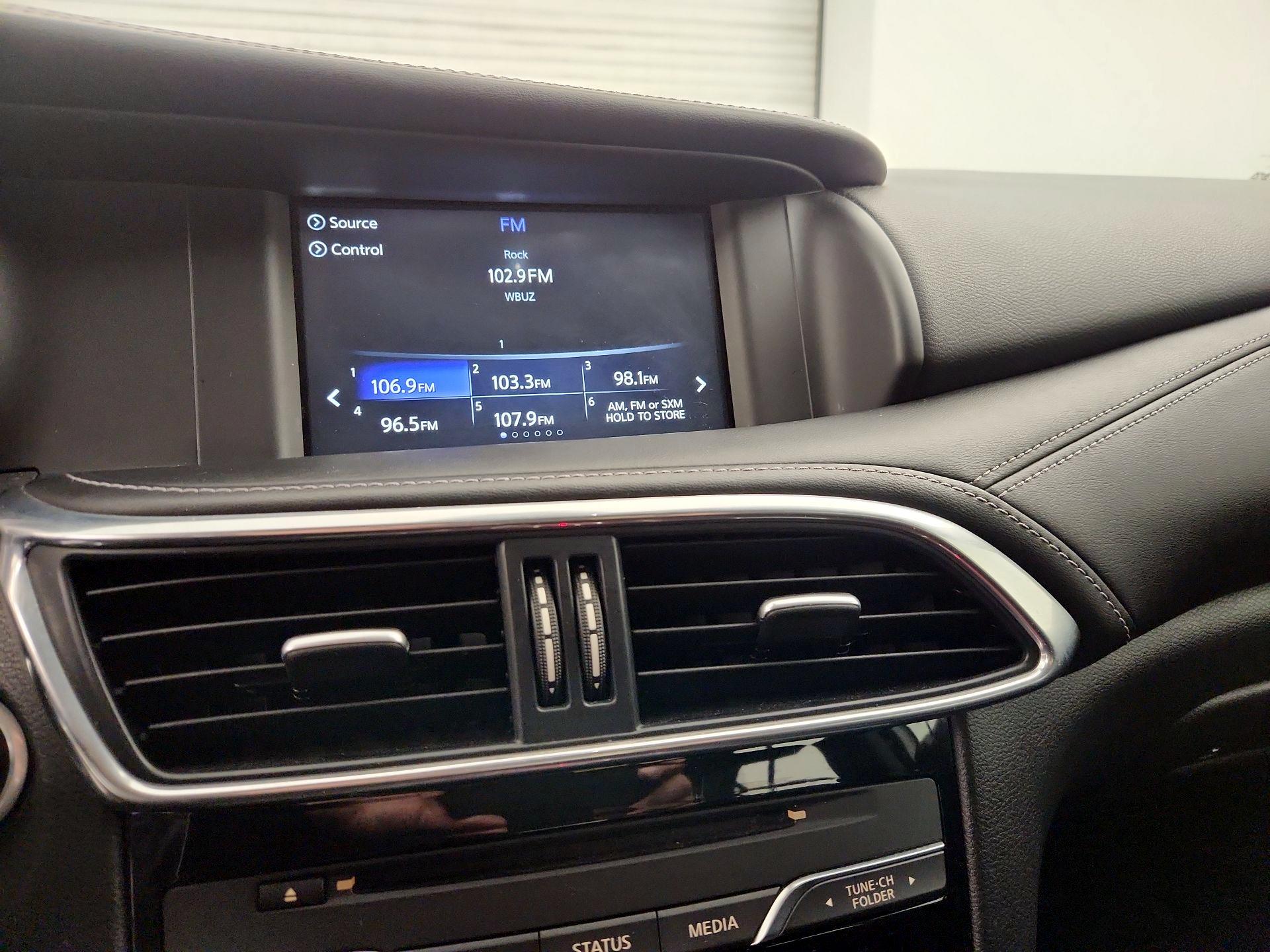 Thumbnail: 2017 INFINITI QX30 - 15