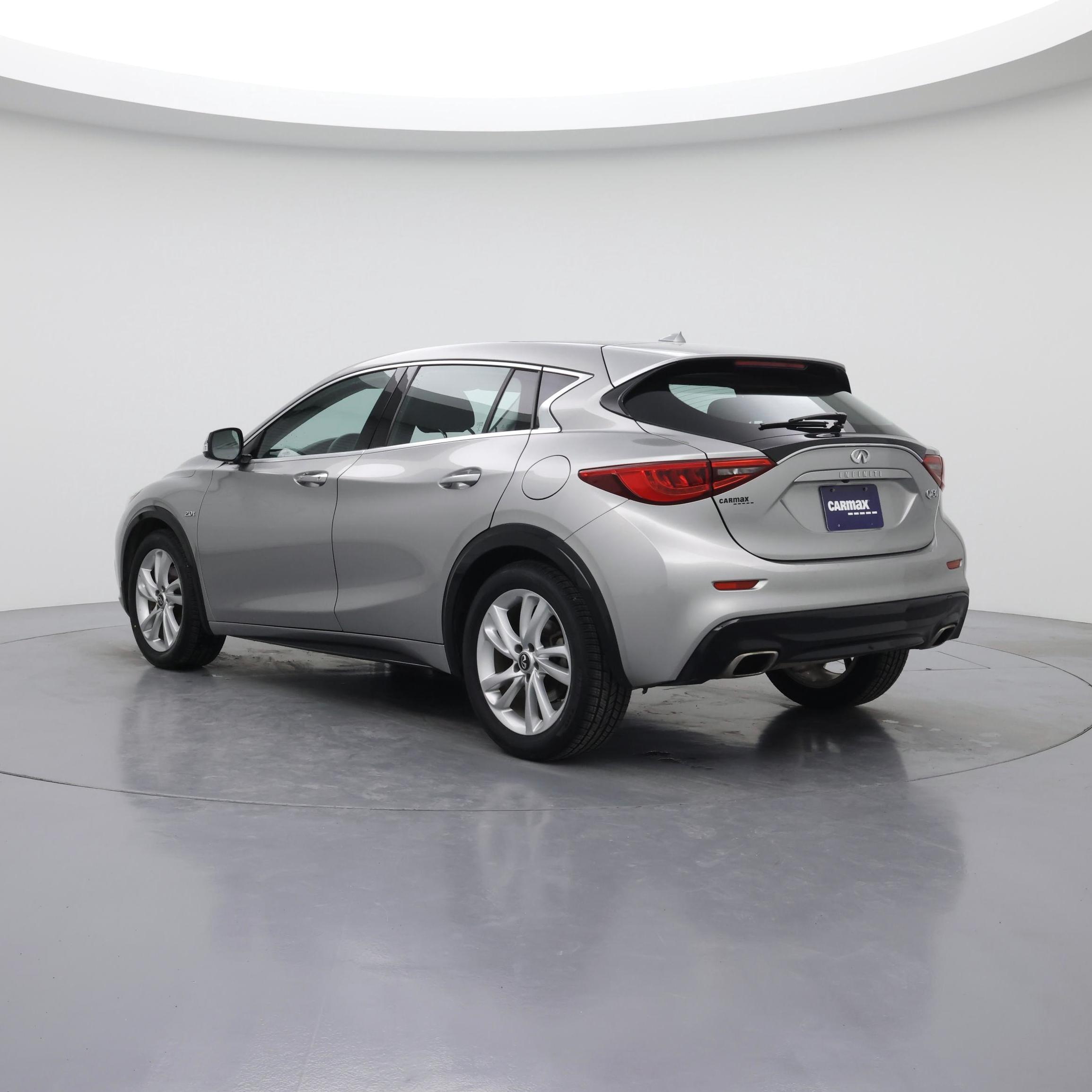 Thumbnail: 2017 INFINITI QX30 - 2