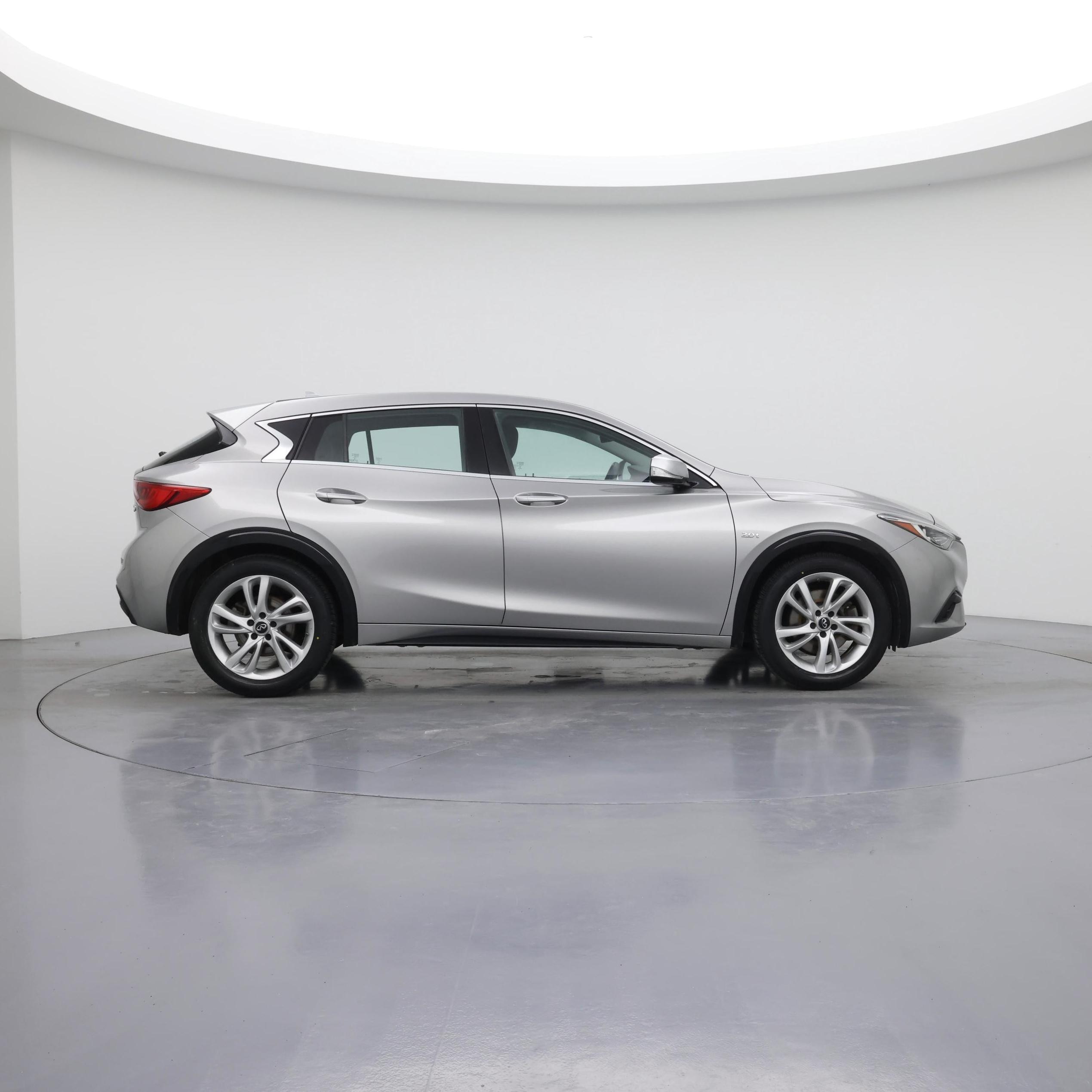 Thumbnail: 2017 INFINITI QX30 - 7